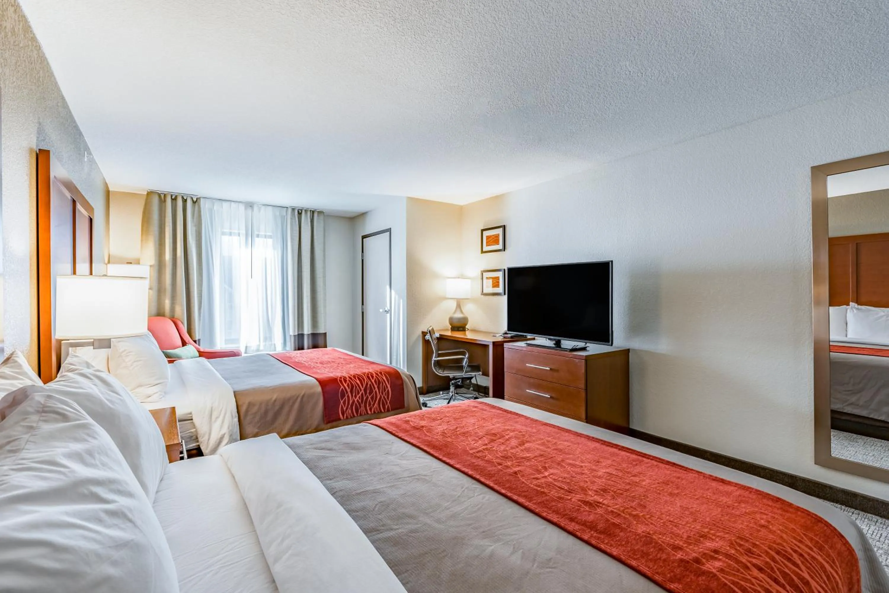 Bed in Comfort Inn Altoona-Des Moines