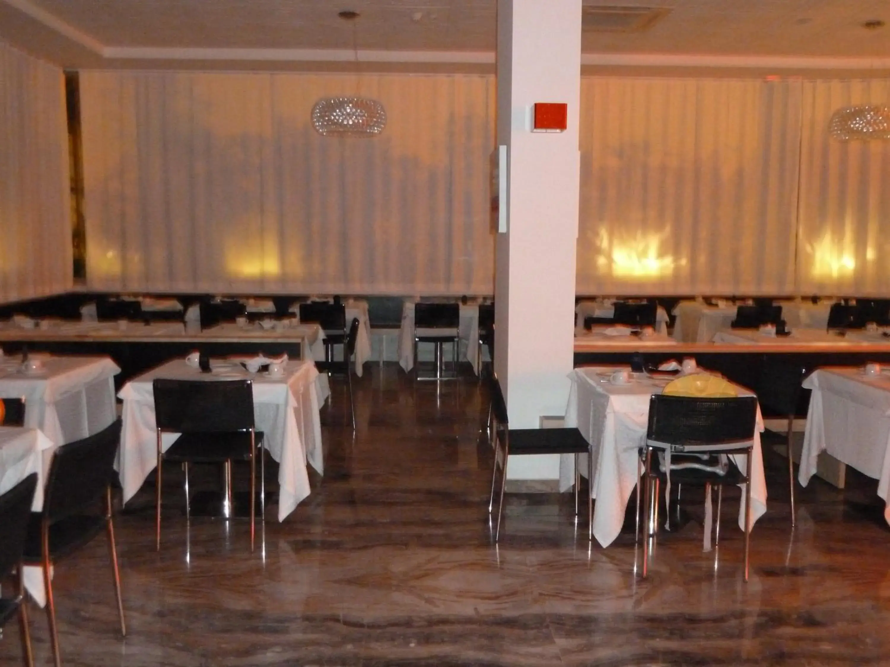 Restaurant/places to eat in Hotel Firenze Restaurant/places to eat in Hotel Firenze