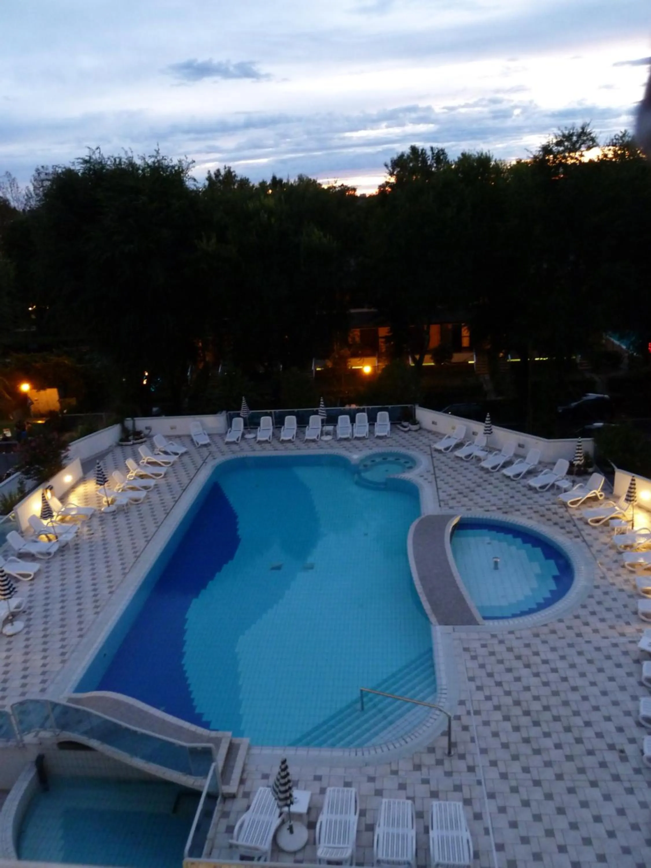 Swimming pool in Hotel Firenze