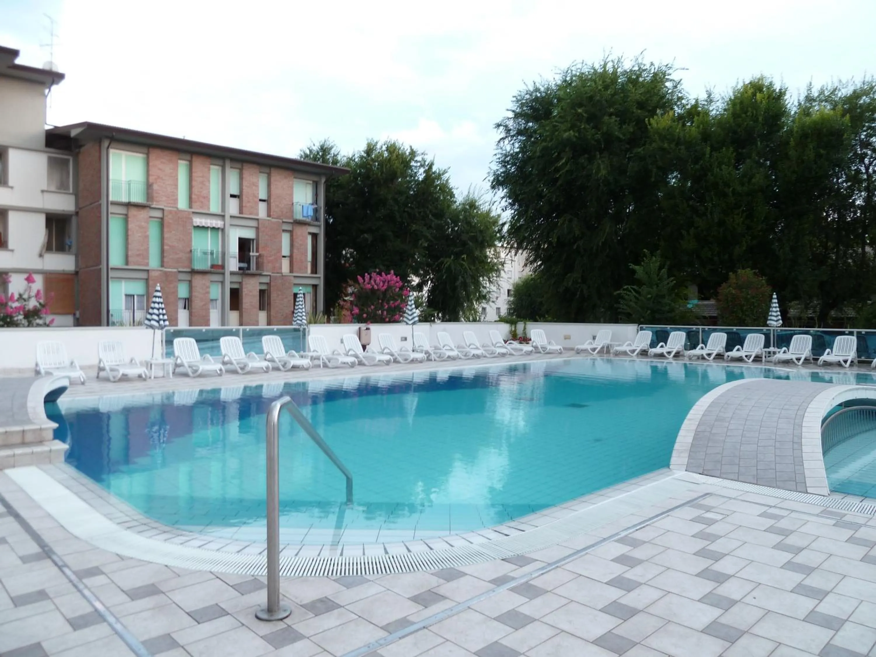 Swimming pool in Hotel Firenze