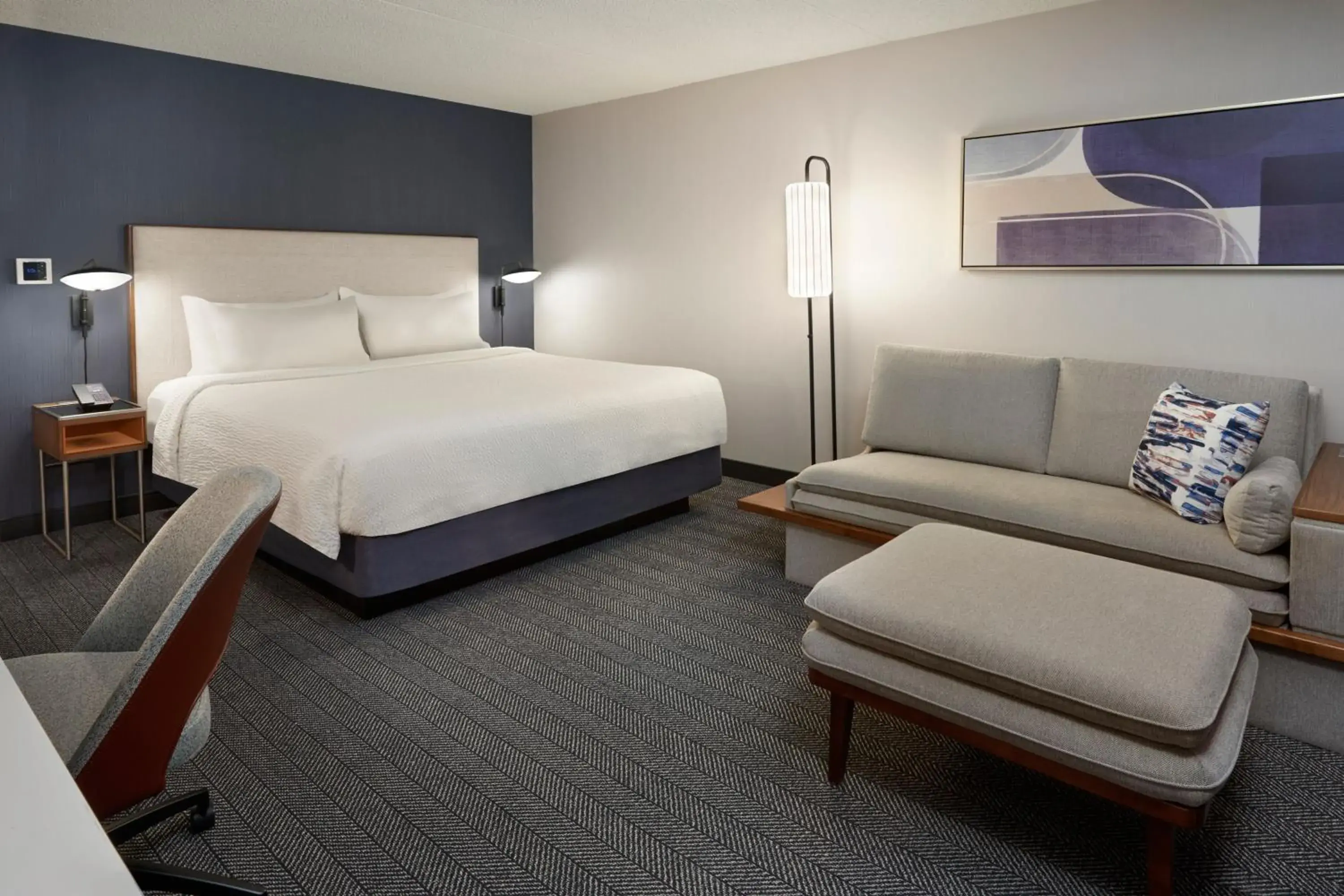 King Room with Sofa Bed in Courtyard by Marriott Toronto Mississauga/Meadowvale King Room with Sofa Bed in Courtyard by Marriott Toronto Mississauga/Meadowvale