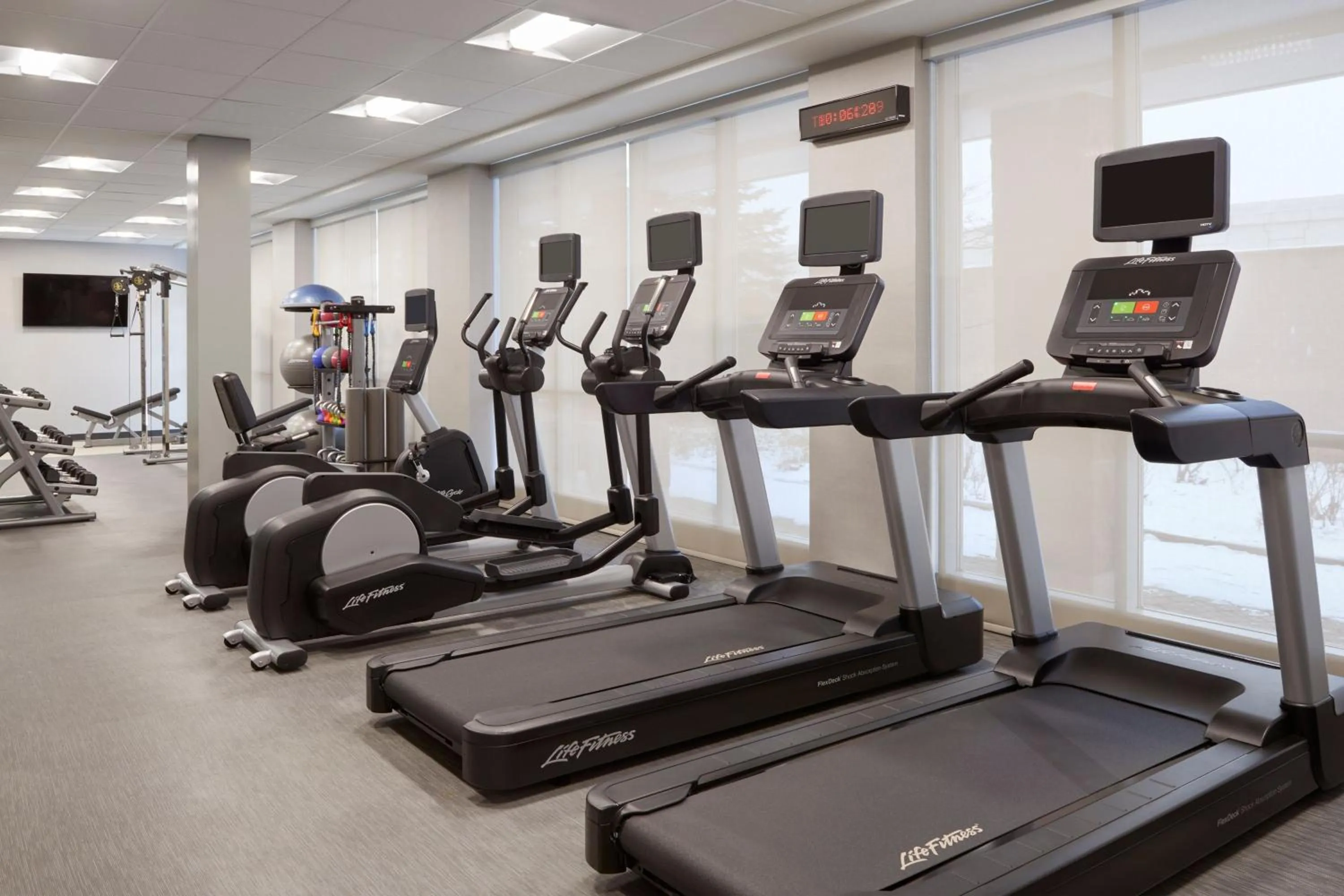 Fitness centre/facilities in Courtyard by Marriott Toronto Mississauga/Meadowvale