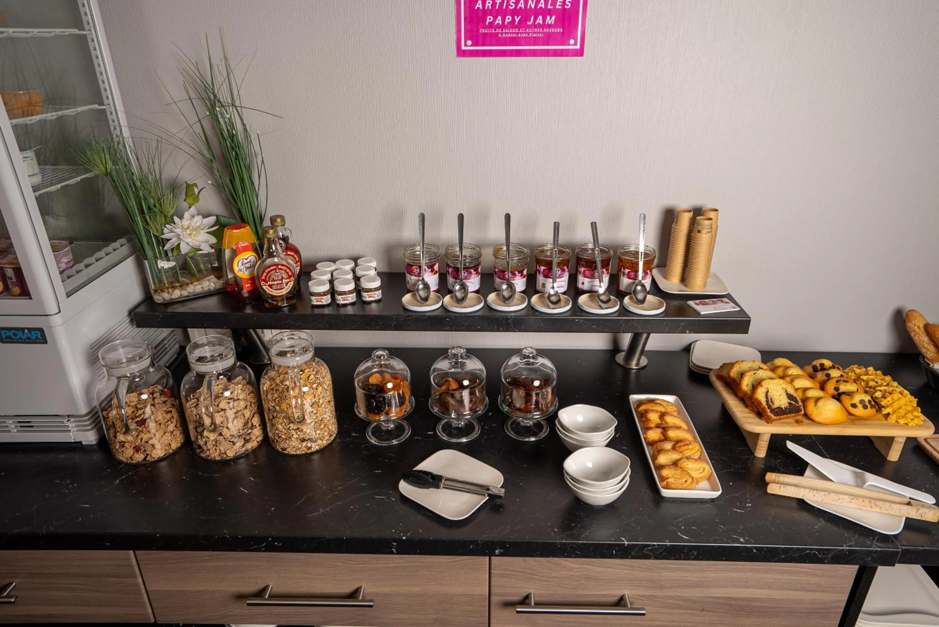 Breakfast in Alezan Hôtel & Résidence