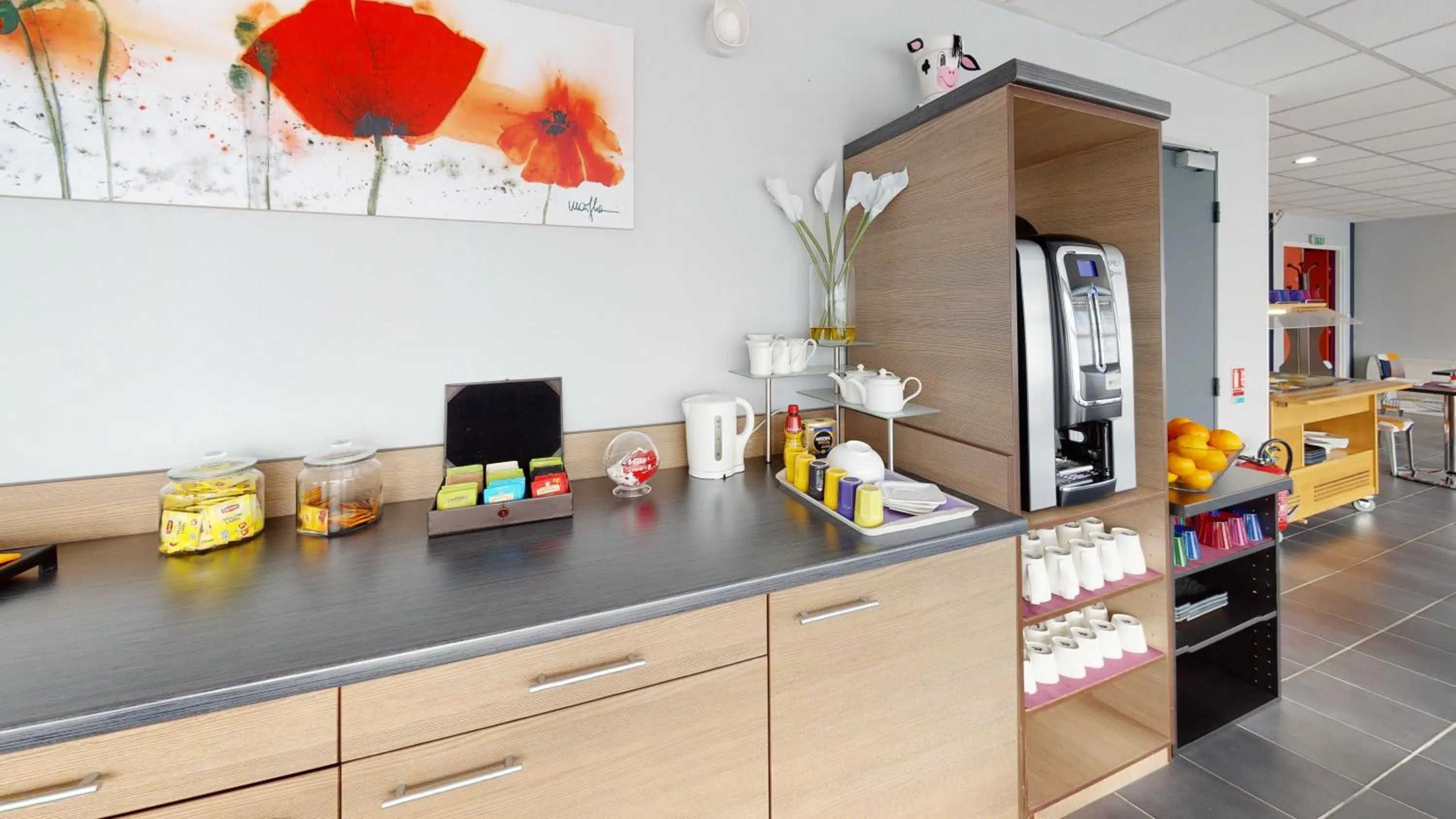 Coffee/tea facilities in Alezan Hôtel & Résidence