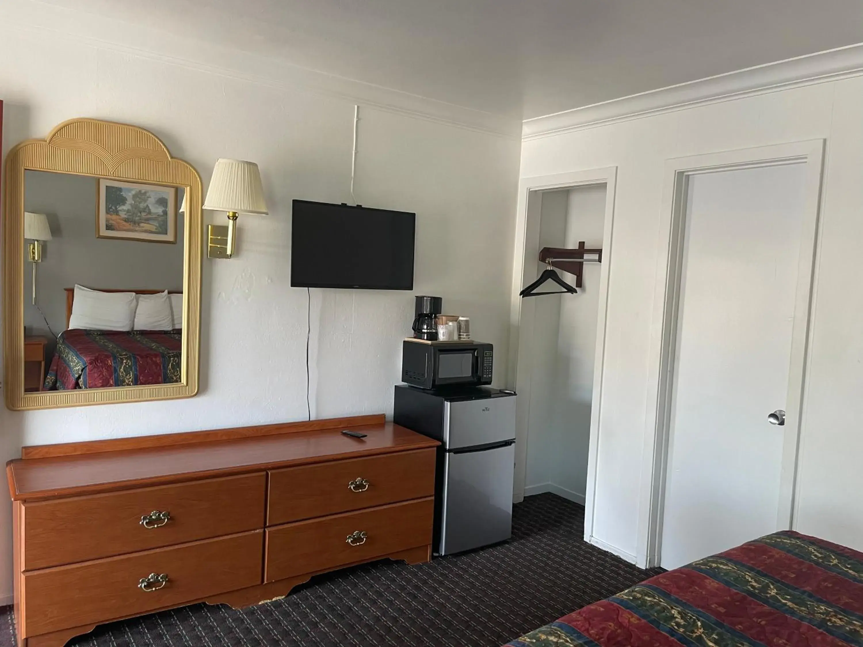 Bed in Lark Motel Willits Bed in Lark Motel Willits