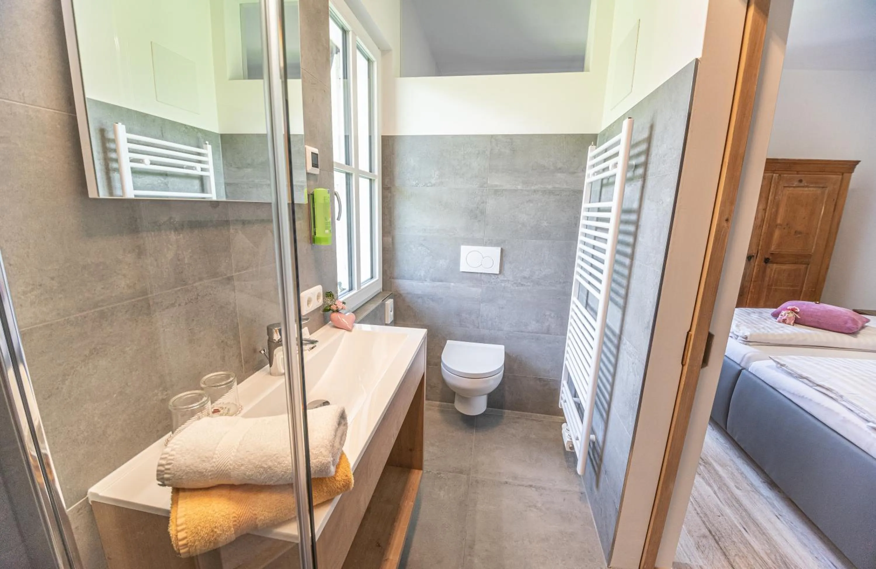 Shower, Bed in Hotel Gasthof Gribelehof