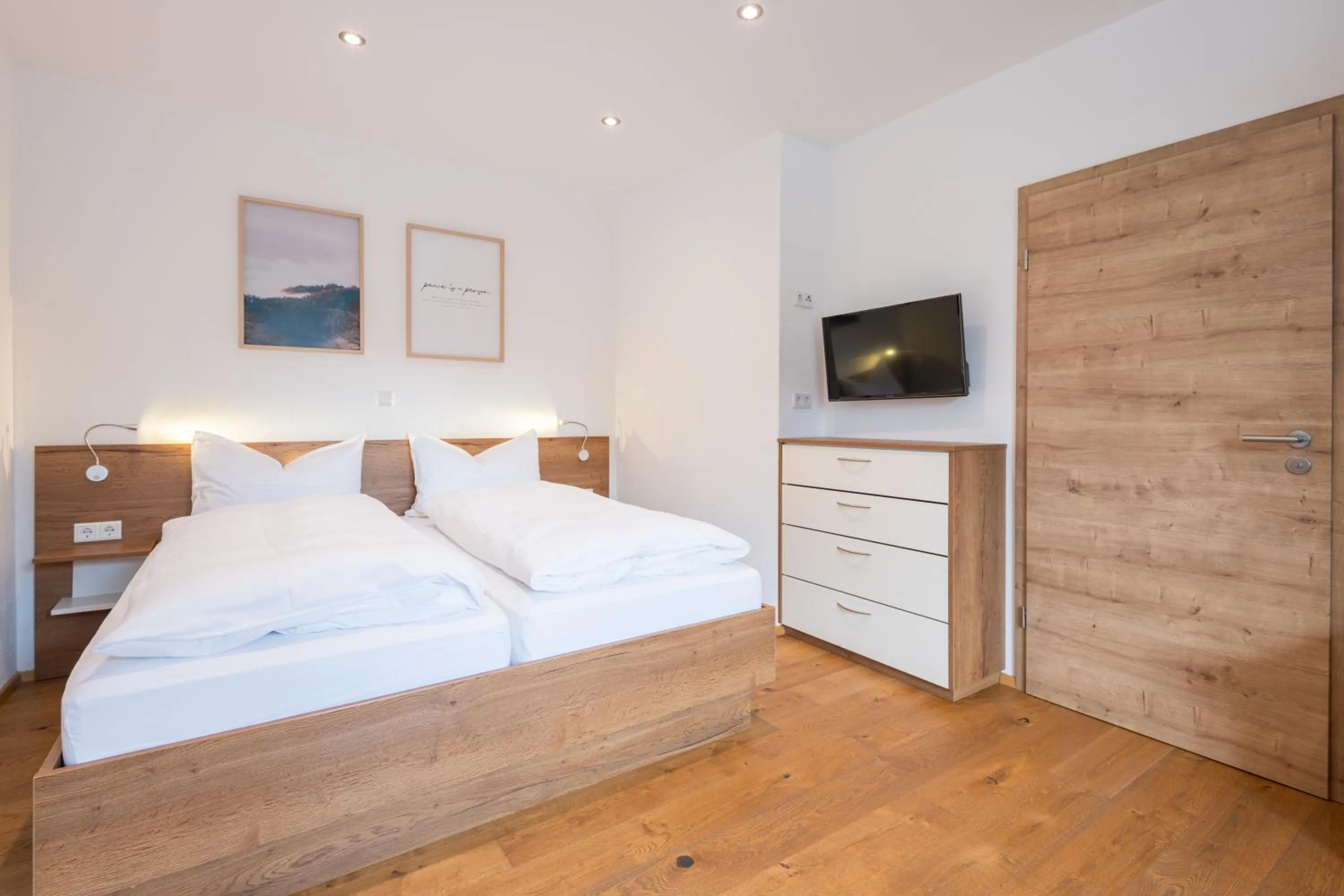 Deluxe Double Room with Shower - single occupancy in Pension Zum Schrammel
