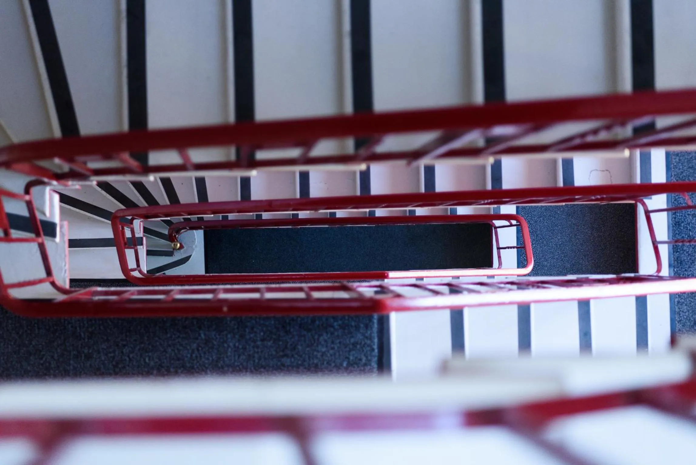 Decorative detail in Les Z'hirondelles