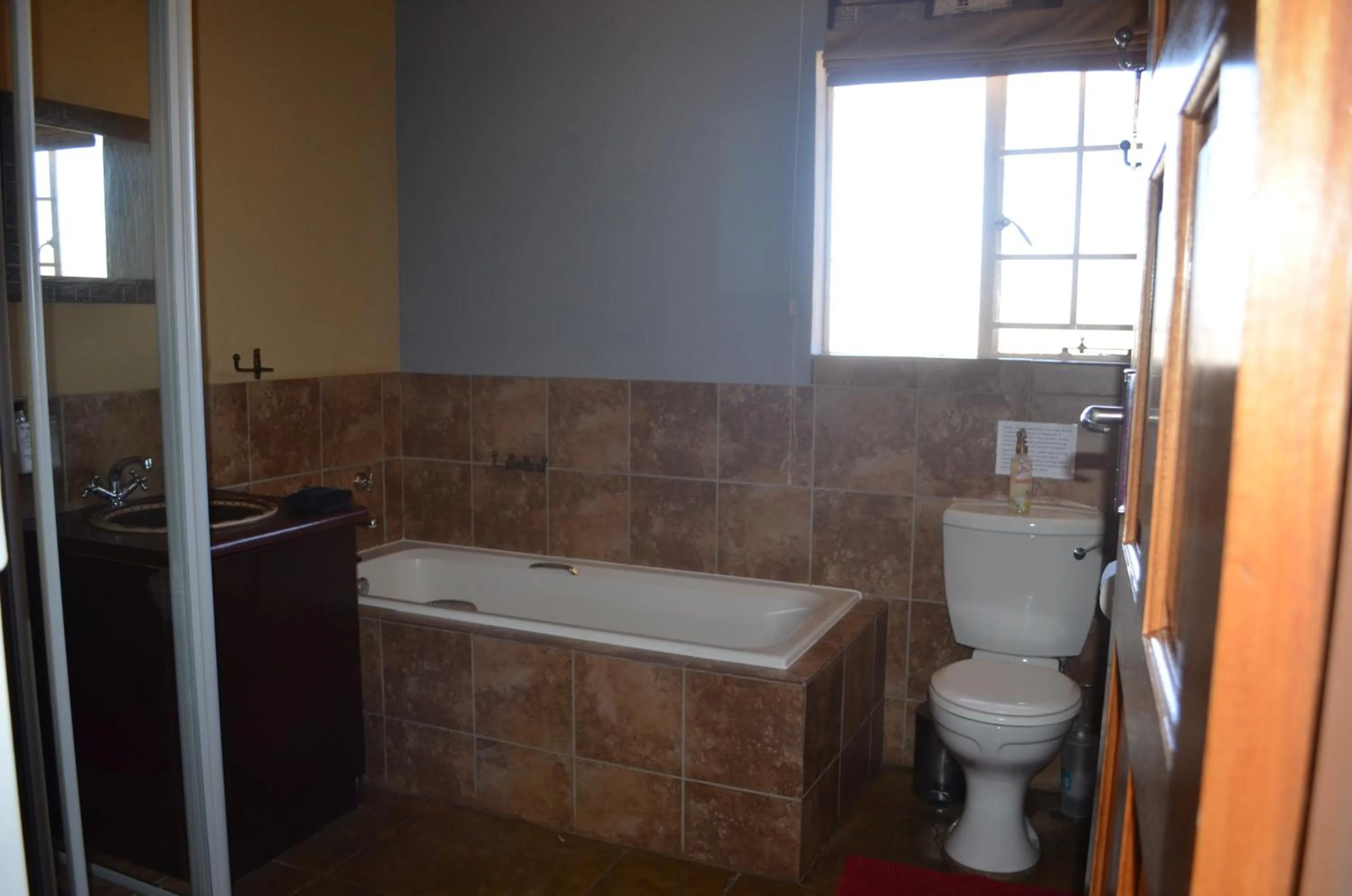 Bathroom in Tava Lingwe Game Lodge & Wedding Venue