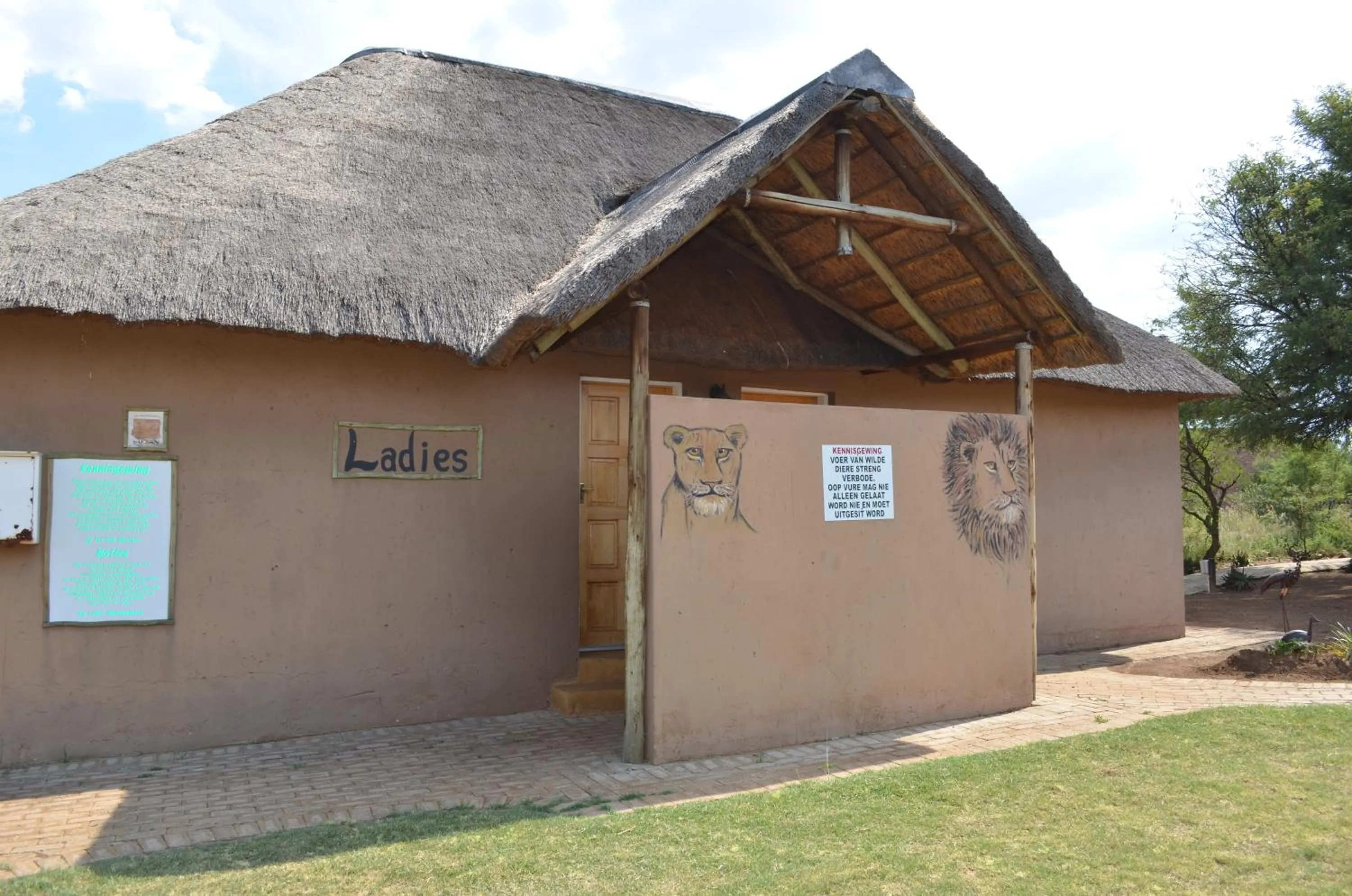 Property building in Tava Lingwe Game Lodge & Wedding Venue