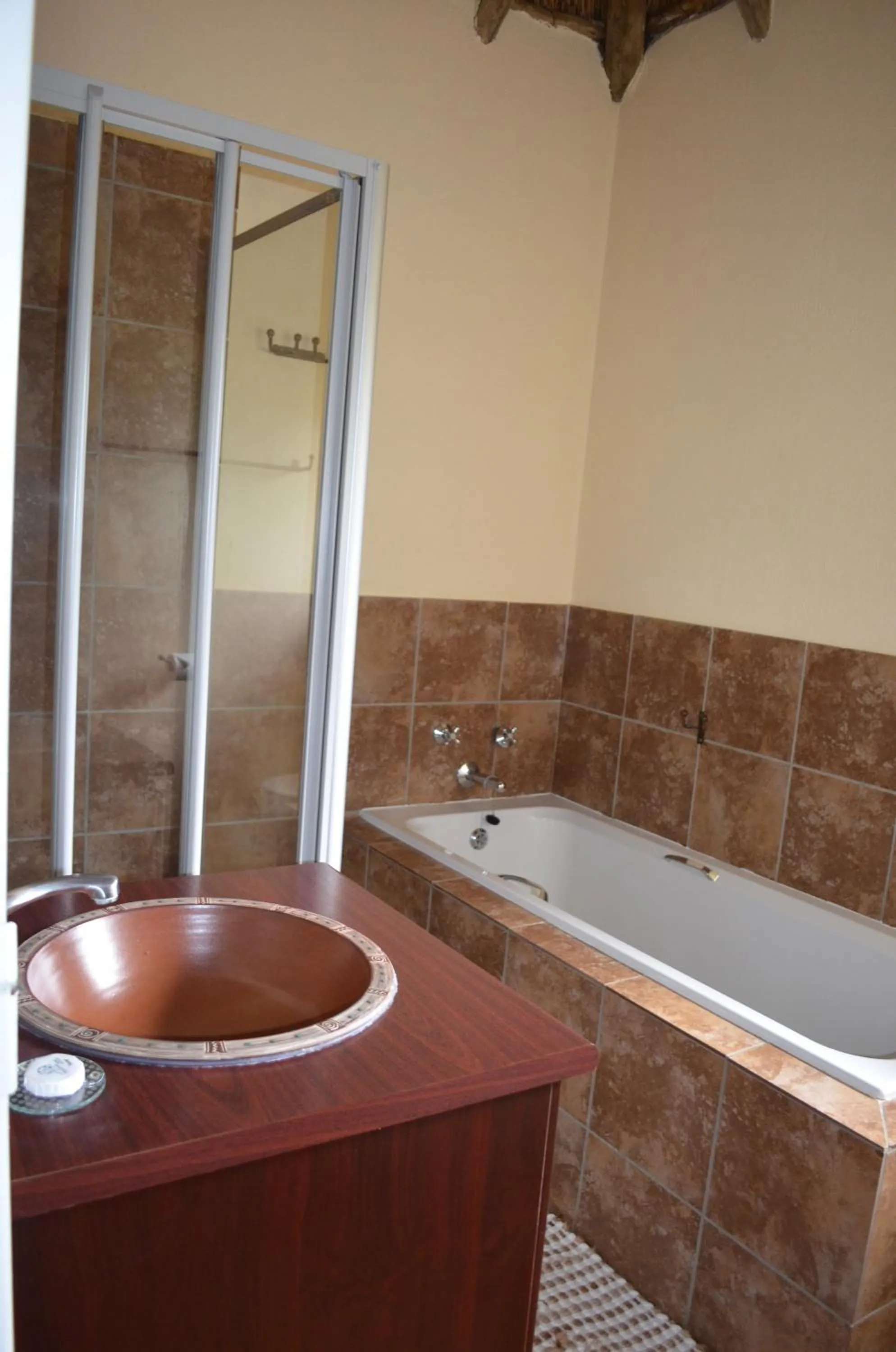 Bathroom in Tava Lingwe Game Lodge & Wedding Venue
