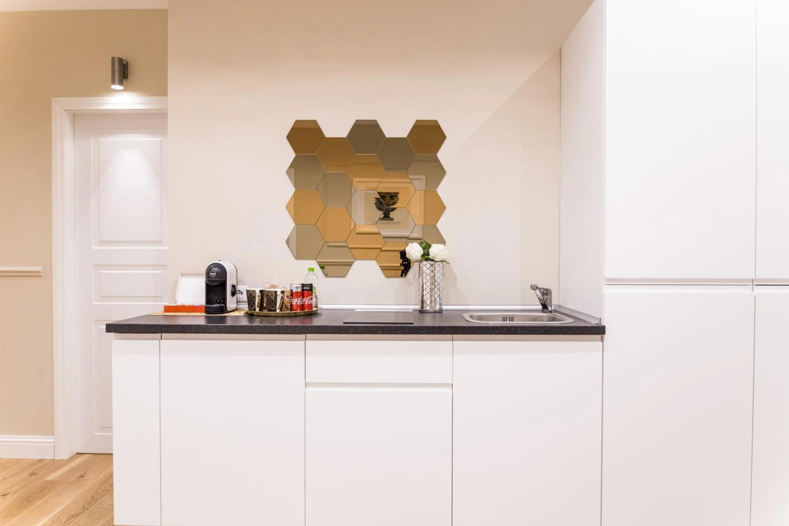 Communal lounge/ TV room in Nazionale Palace Suites