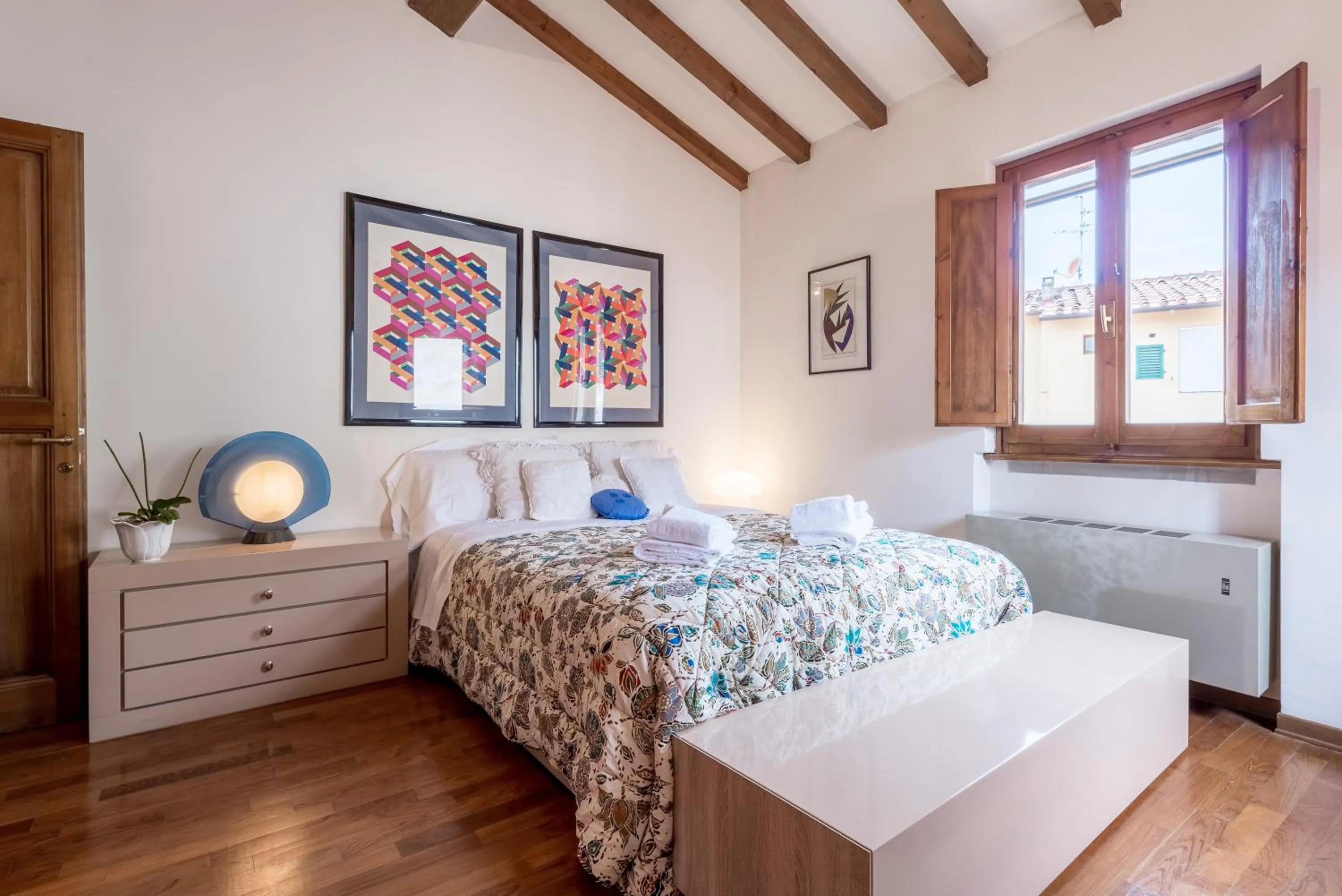 Bedroom, Bed in Prestige Signoria by Mmega