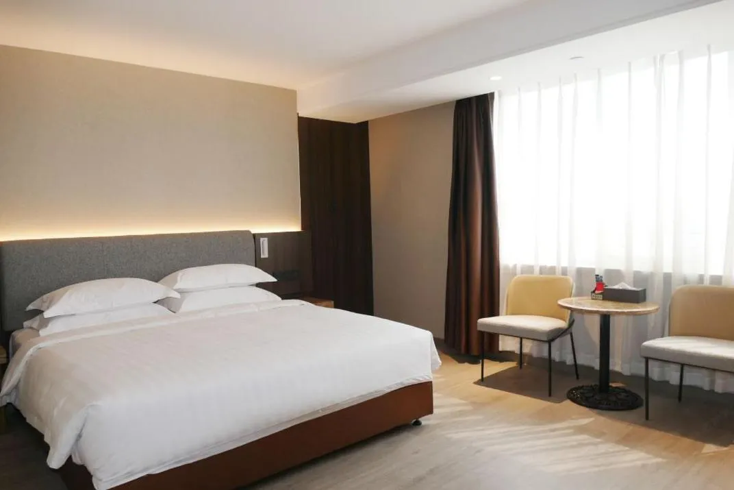 Jinan Yuquan Simpson Hotel