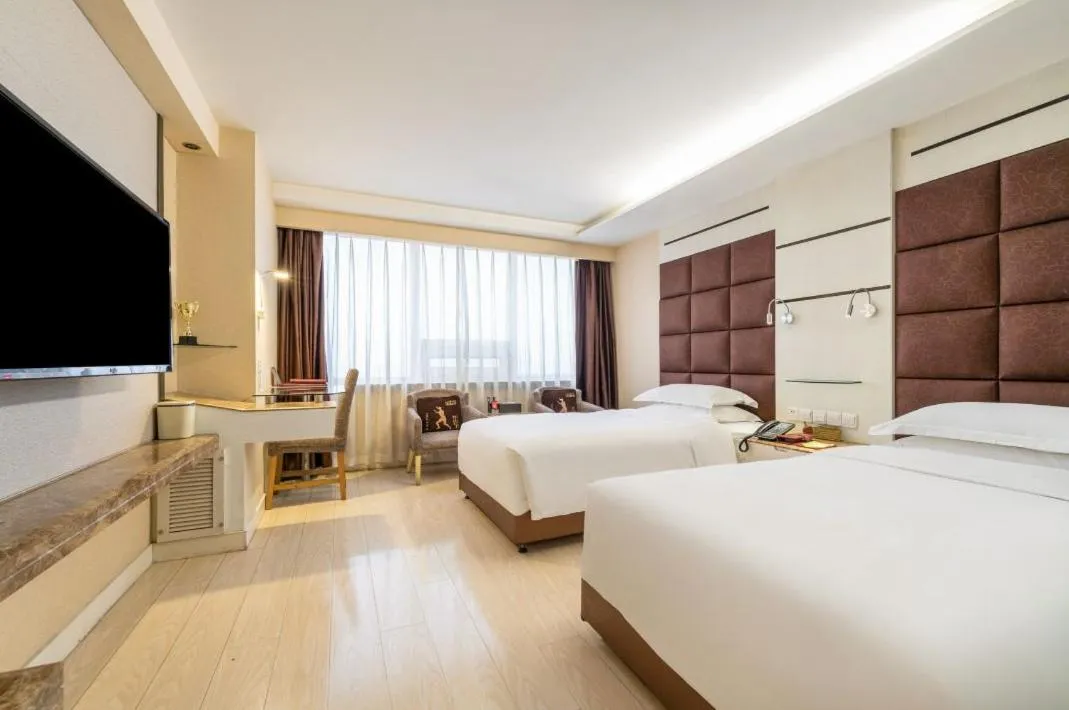 Jinan Yuquan Simpson Hotel