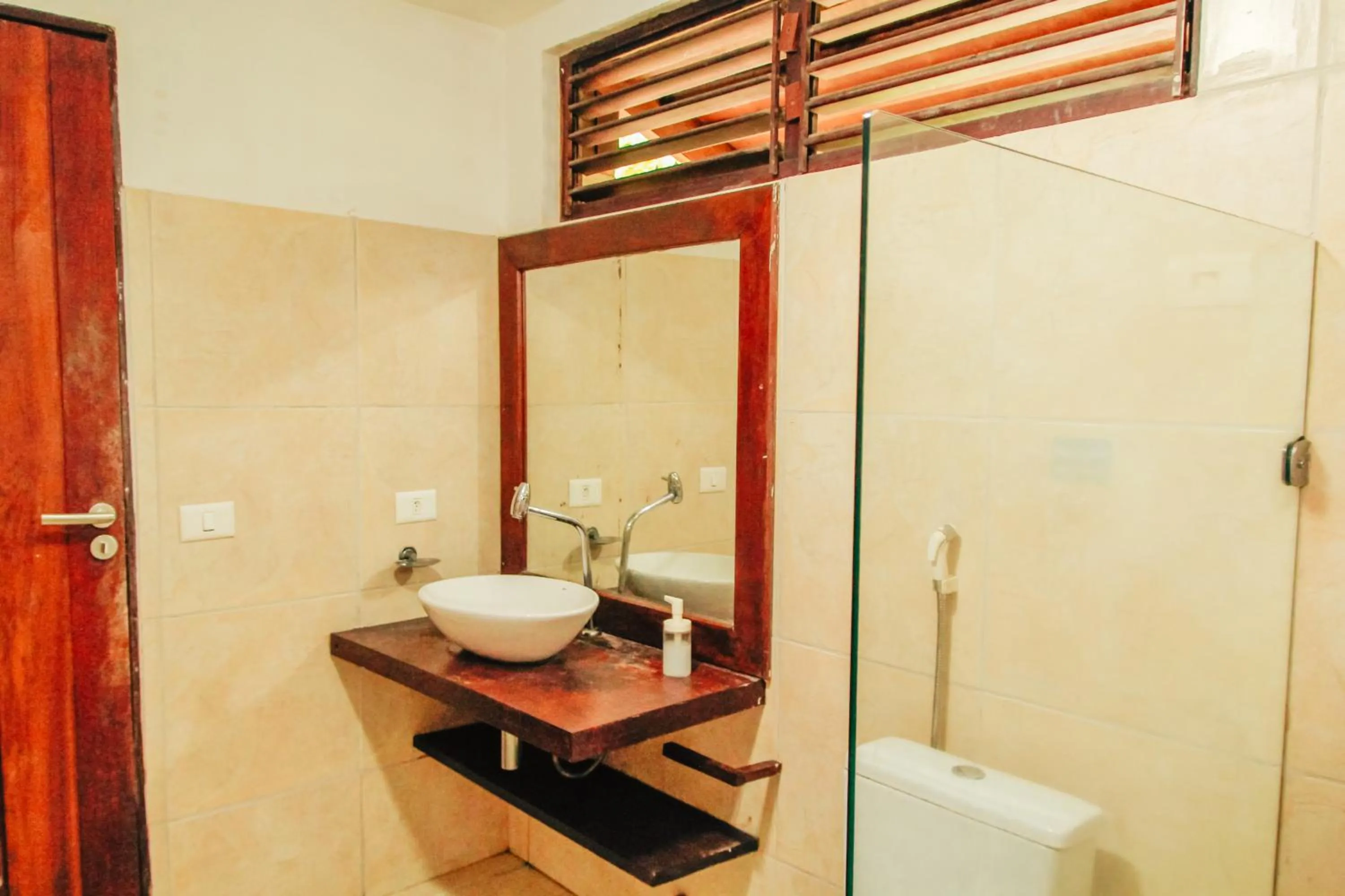 Shower in Pipa Panorama Aparthotel