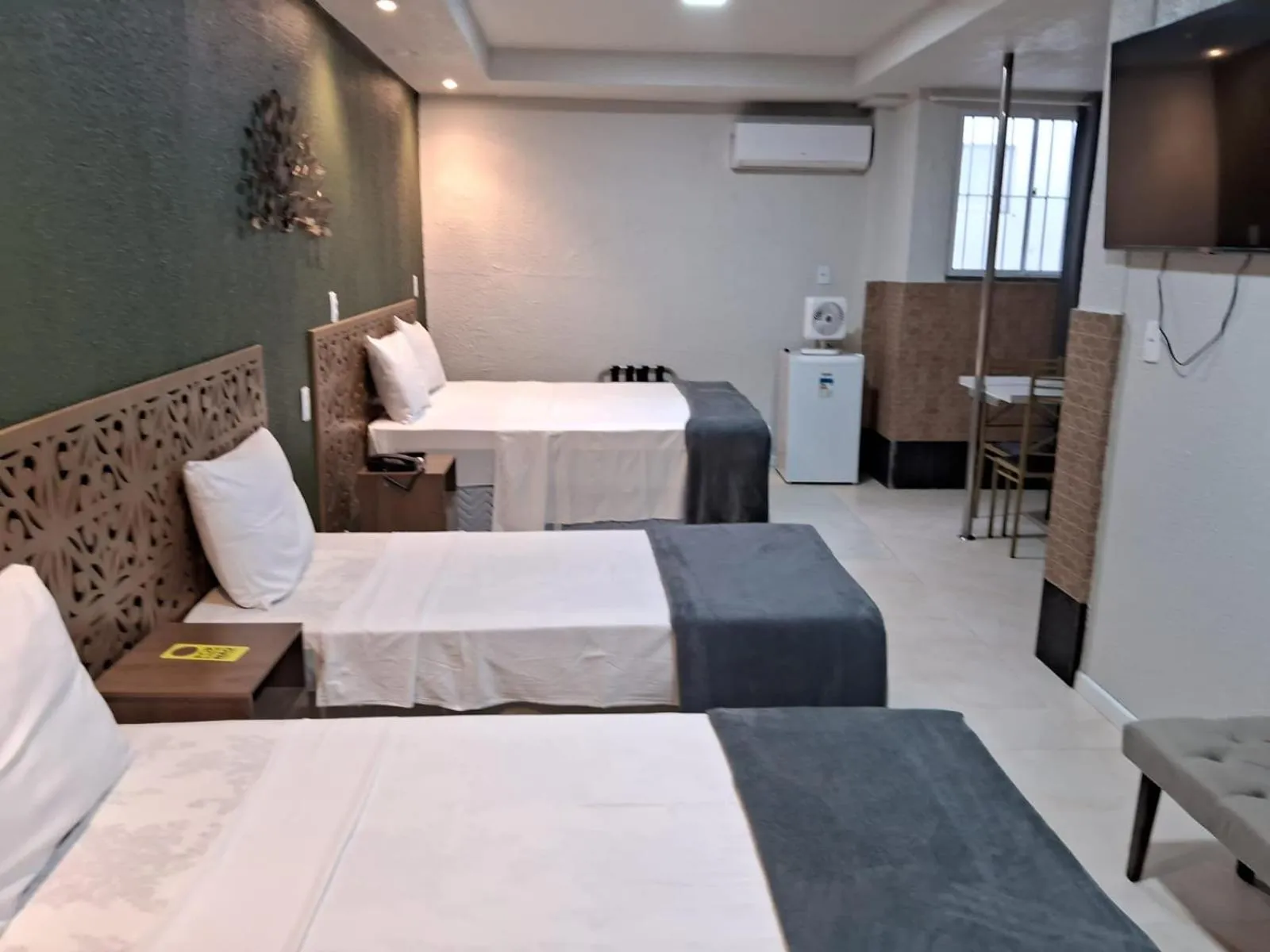 Photo of the whole room, Bed in Hotel do Largo Manaus