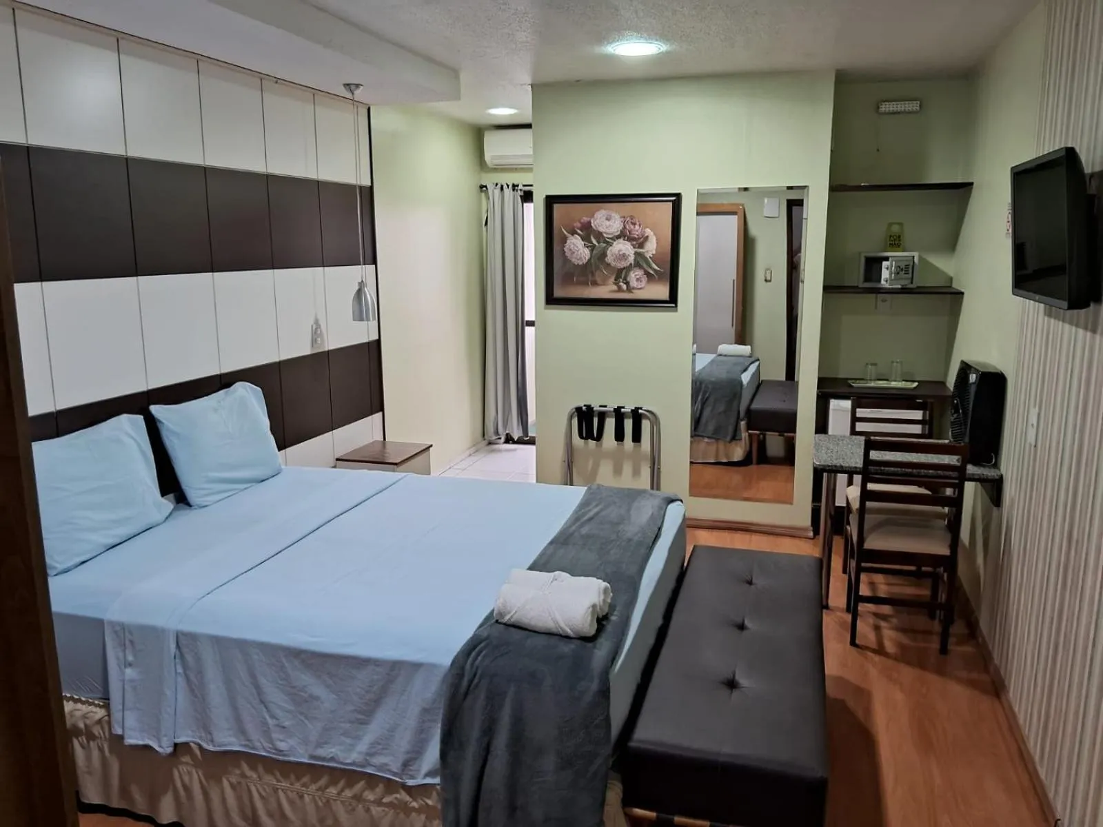 Photo of the whole room, Bed in Hotel do Largo Manaus
