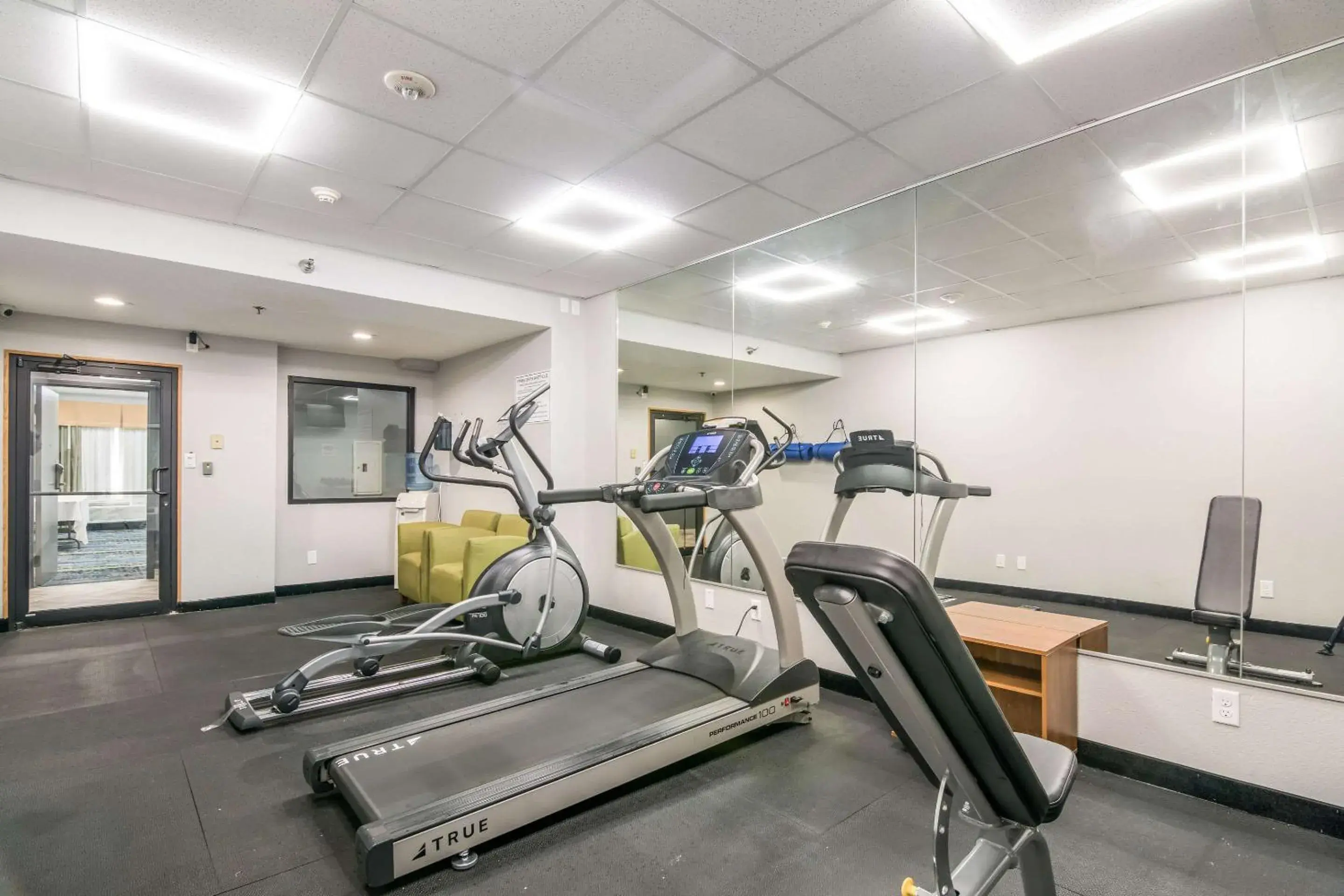 Fitness centre/facilities in Quality Inn Fitness centre/facilities in Quality Inn