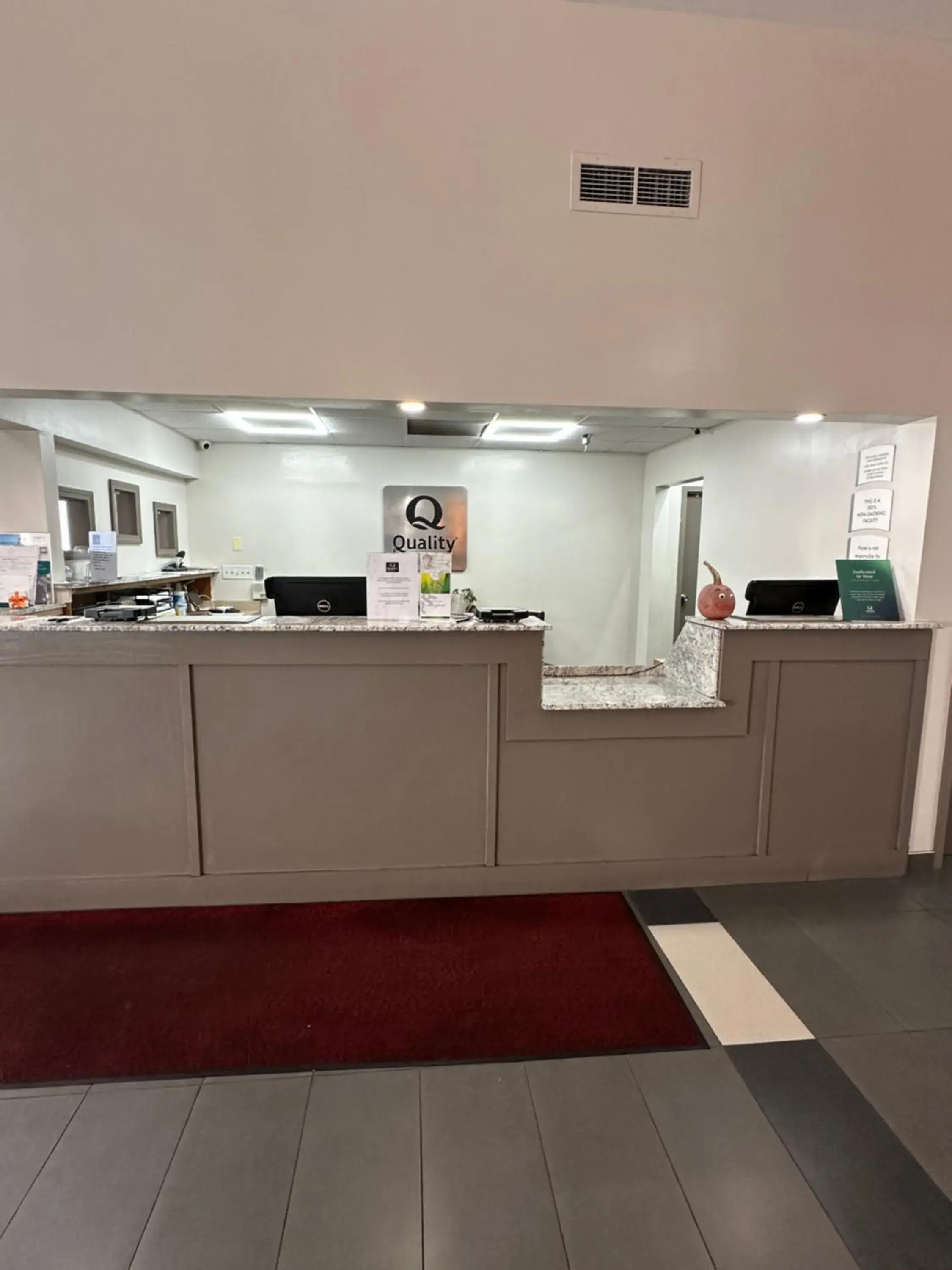 Lobby or reception in Quality Inn Lobby or reception in Quality Inn