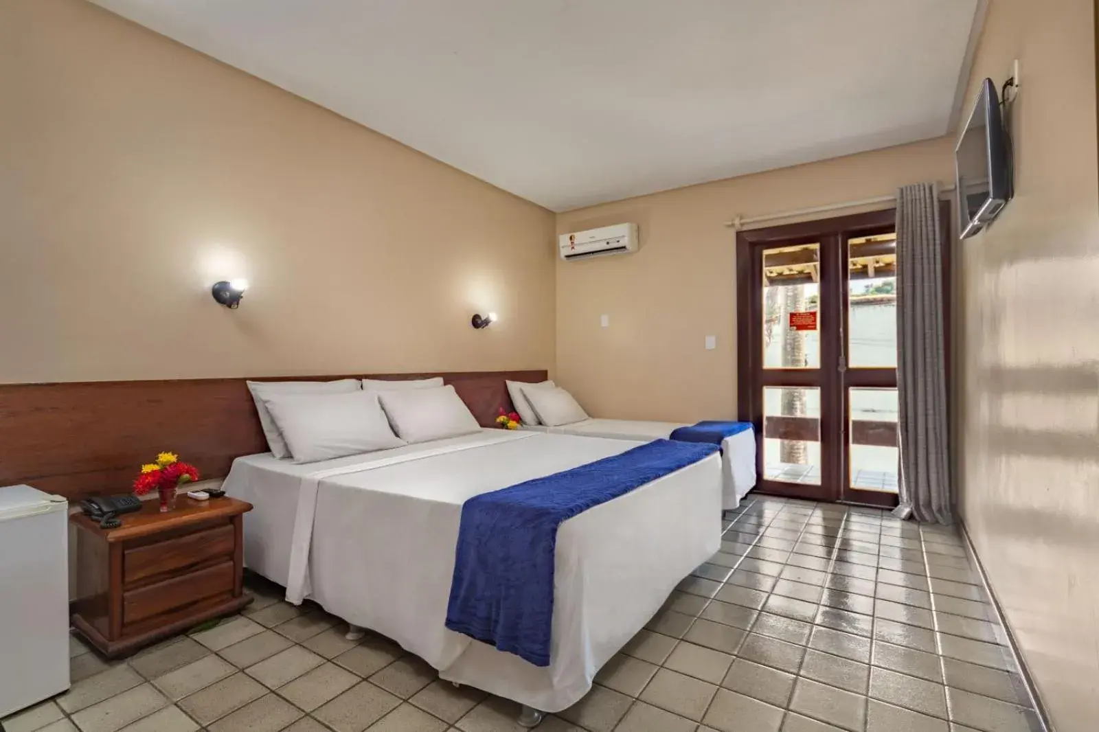 Toilet, Bed in Rede Andrade Estrela Dalva Centro Hotel Toilet, Bed in Rede Andrade Estrela Dalva Centro Hotel