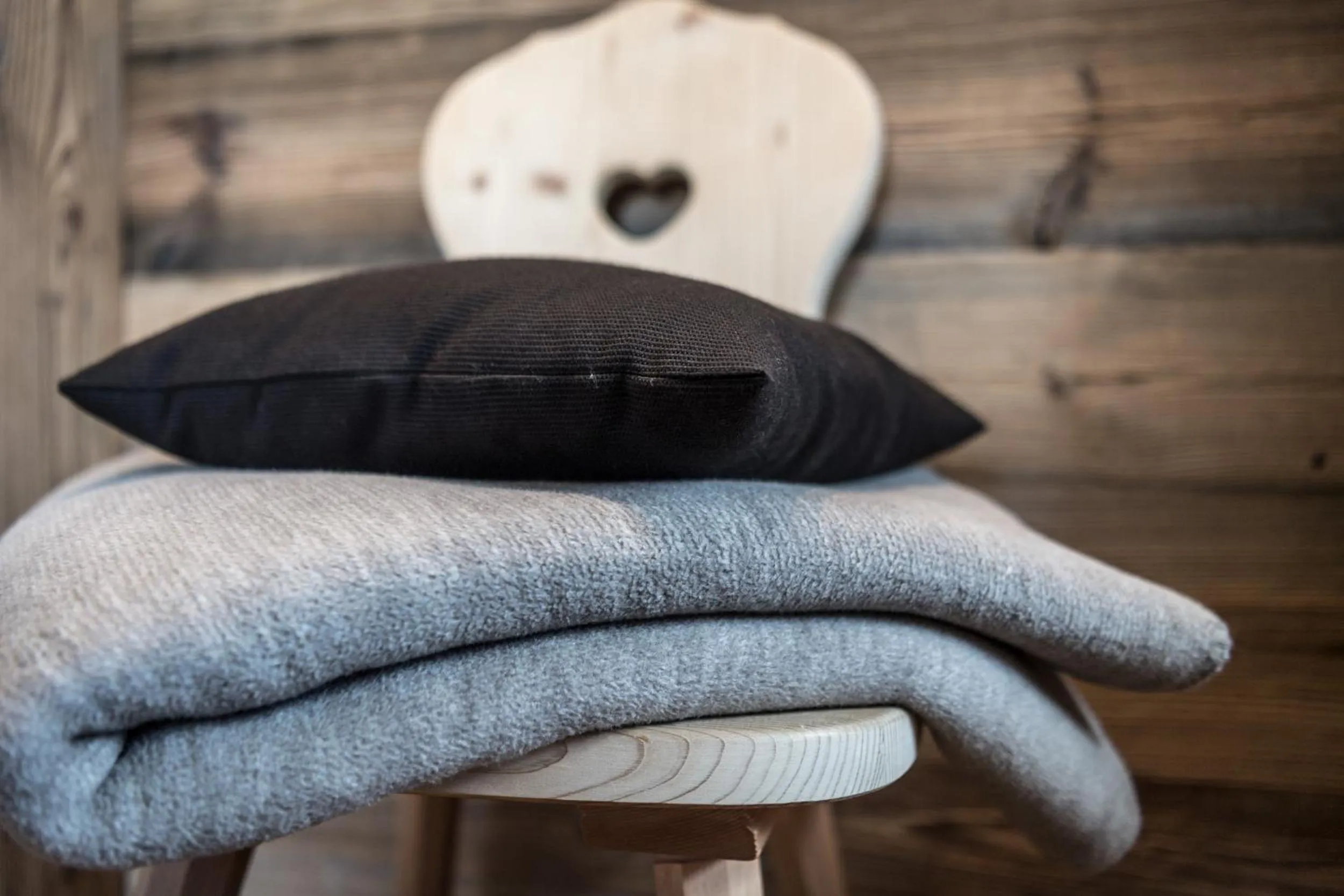 Decorative detail in Chalet Cogolara