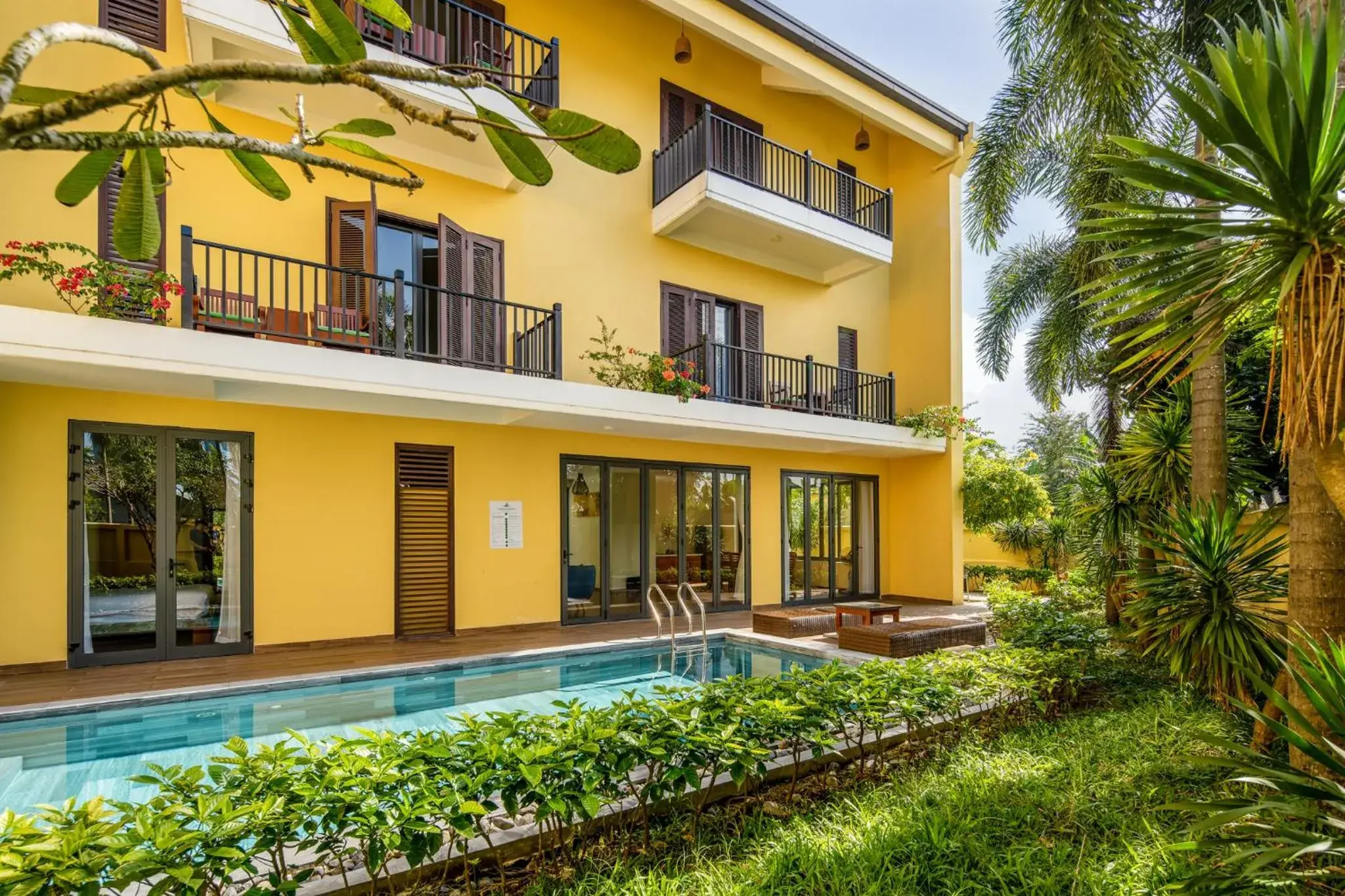 Property building in Hoa Co Villa - Garden & Poolview Property building in Hoa Co Villa - Garden & Poolview