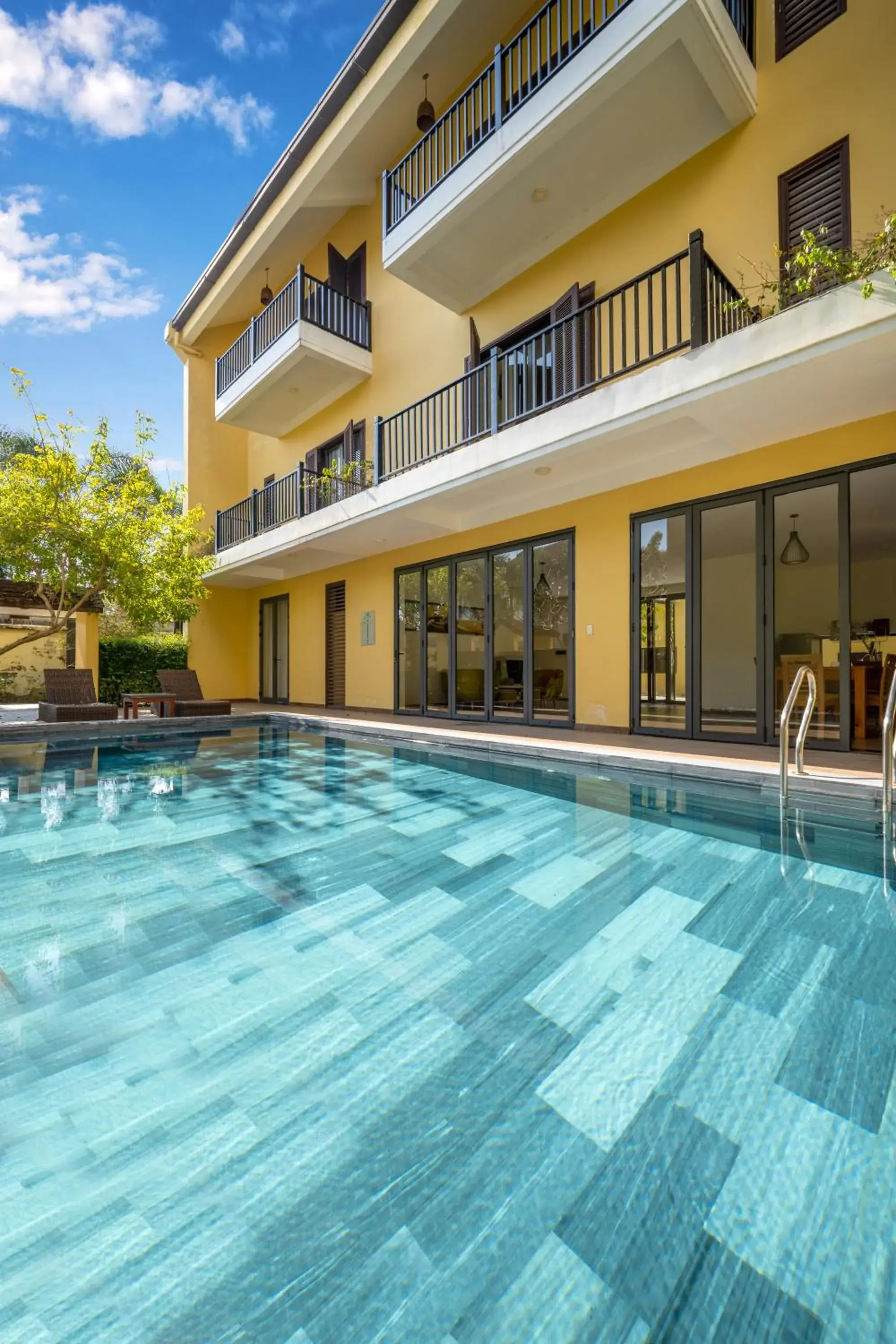 Property building in Hoa Co Villa - Garden & Poolview Property building in Hoa Co Villa - Garden & Poolview