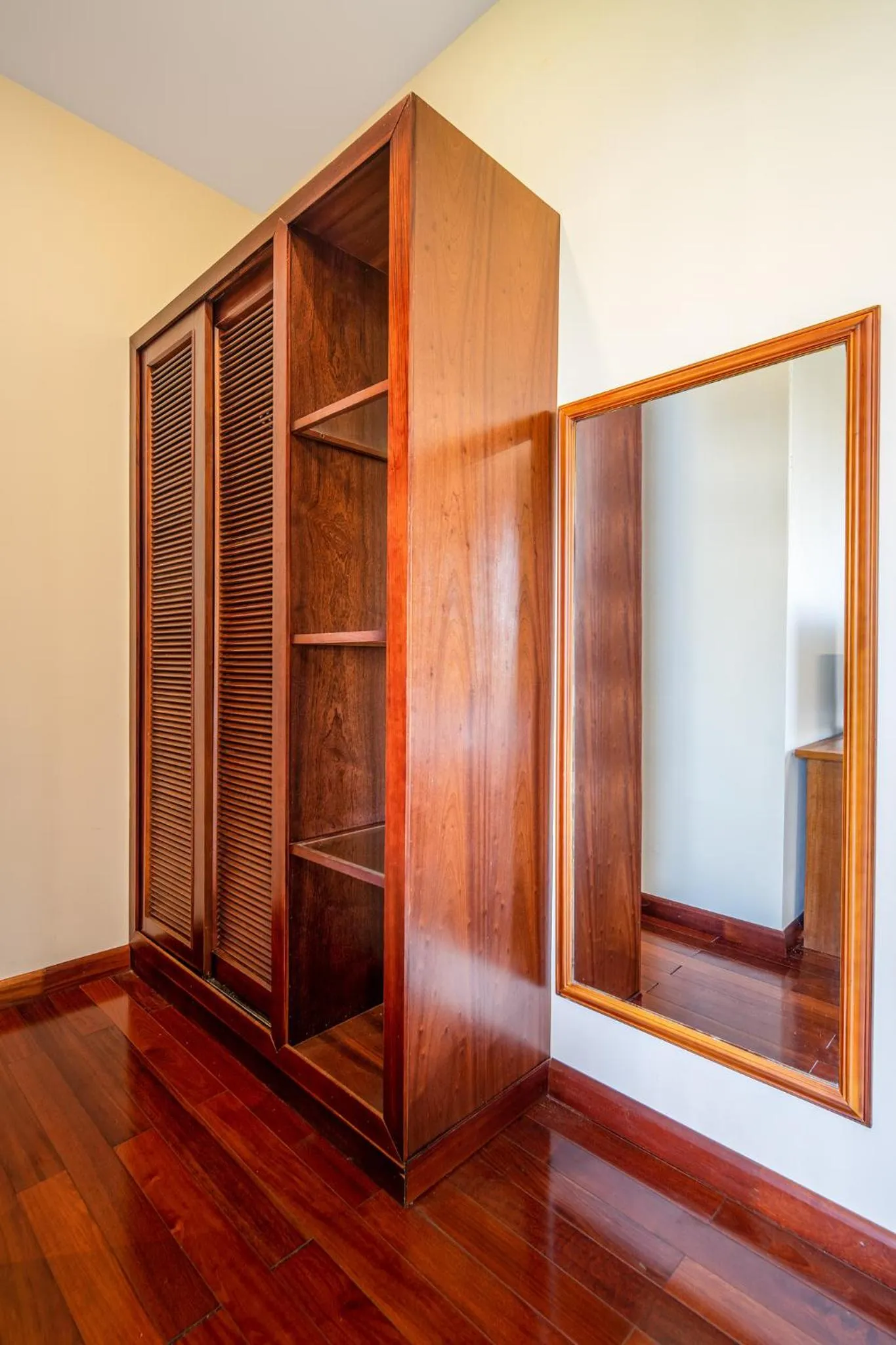 wardrobe in Hoa Co Villa - Garden & Poolview