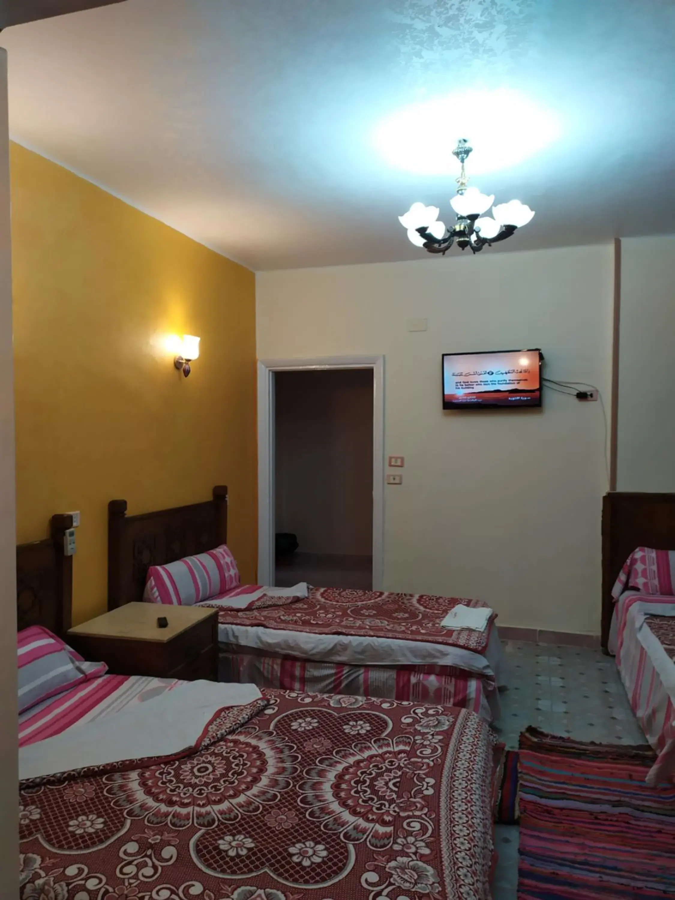 Standard Triple Room in Cairo Moon Hostel Standard Triple Room in Cairo Moon Hostel