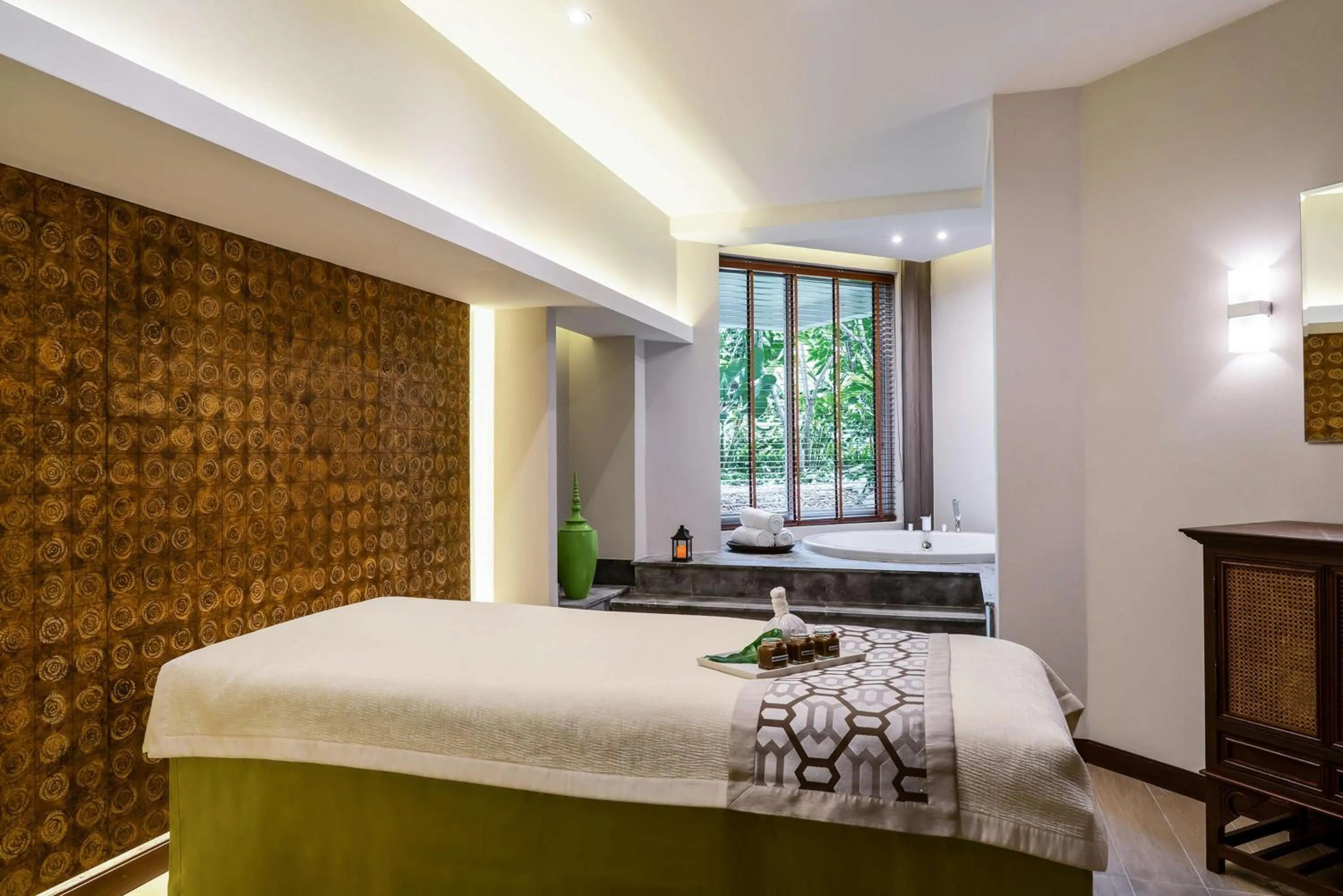 Spa and wellness centre/facilities, Bed in Avani Pattaya Resort
