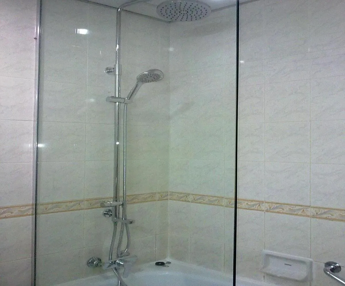 Shower in Hotel Grand Continental Kuala Terengganu