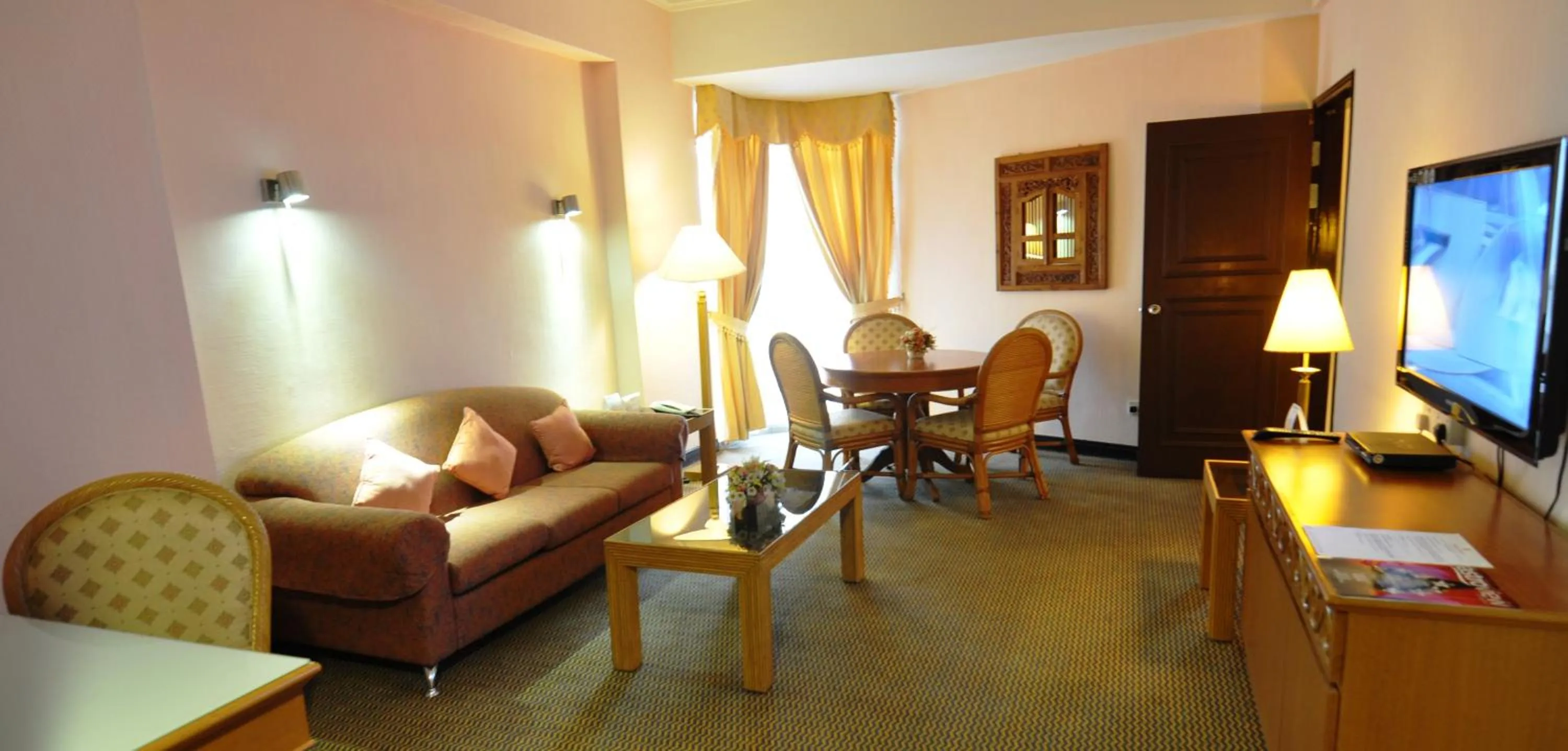 Living room in Hotel Grand Continental Kuala Terengganu