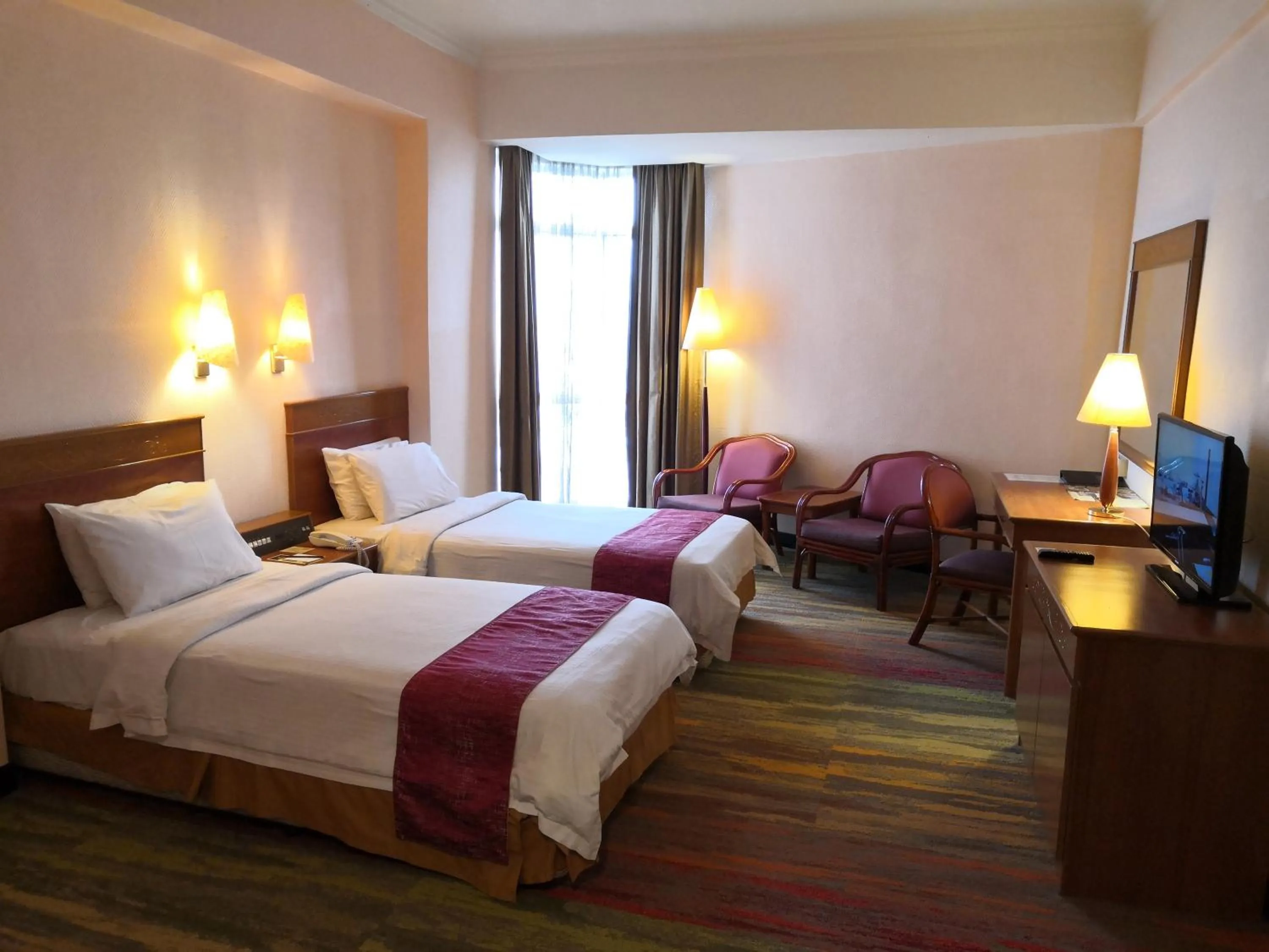 Bed in Hotel Grand Continental Kuala Terengganu