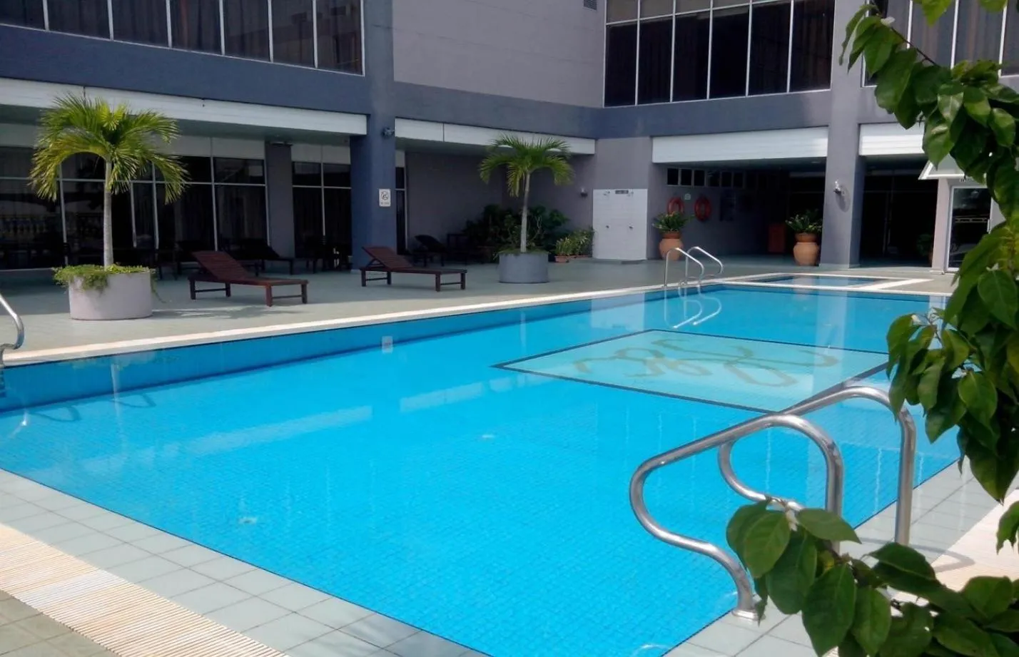 Swimming pool in Hotel Grand Continental Kuala Terengganu