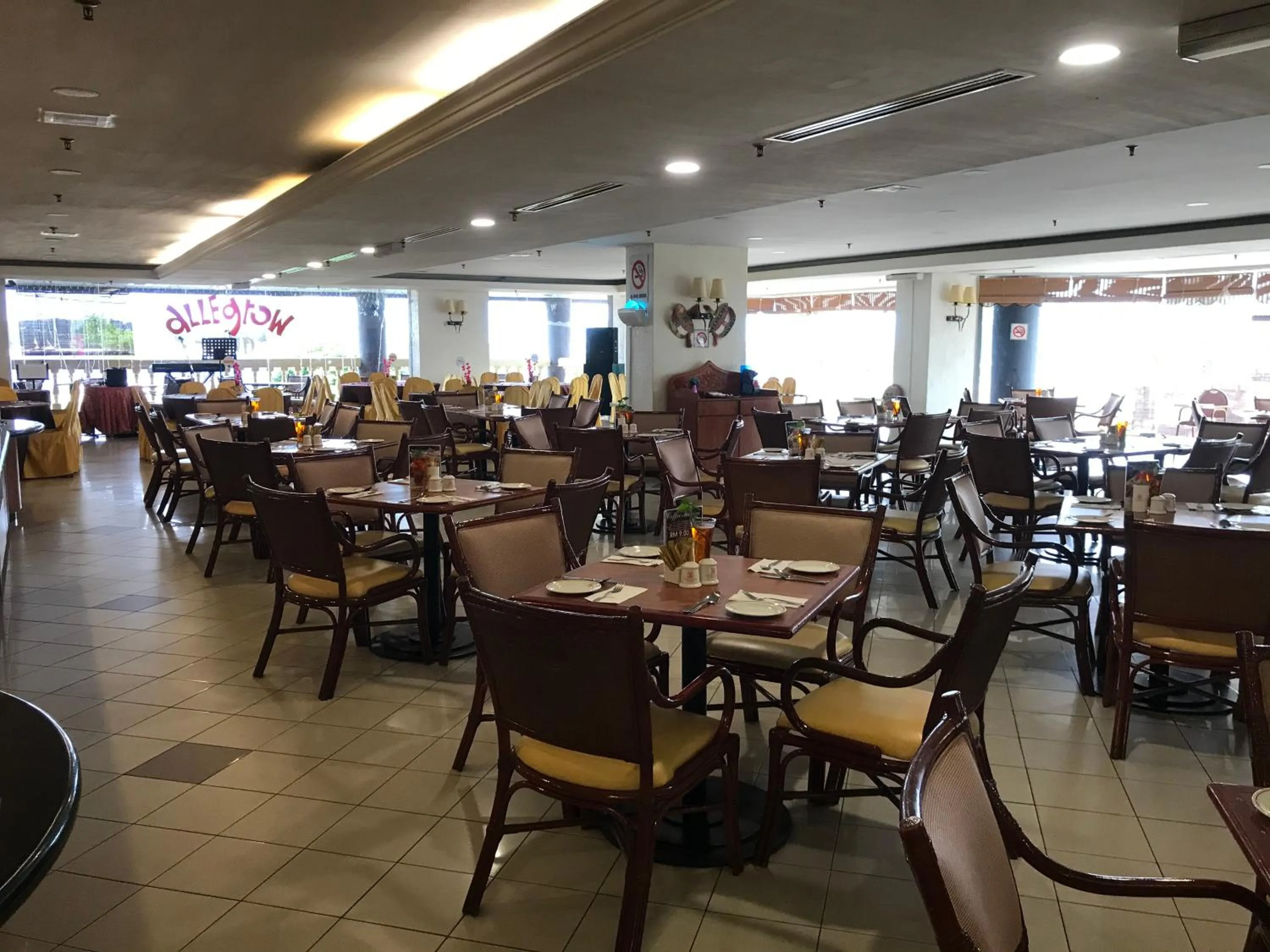 Restaurant/places to eat in Hotel Grand Continental Kuala Terengganu