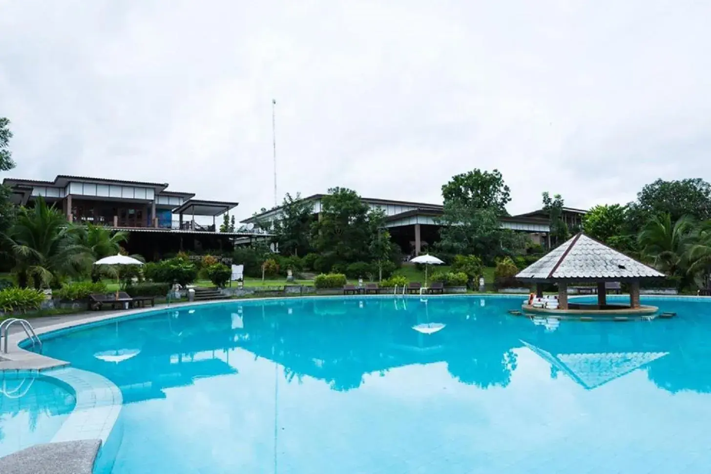 Swimming pool in Nakakiri Resort & Spa Swimming pool in Nakakiri Resort & Spa