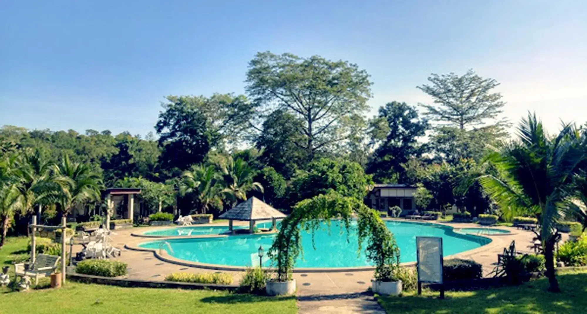Pool view in Nakakiri Resort & Spa Pool view in Nakakiri Resort & Spa