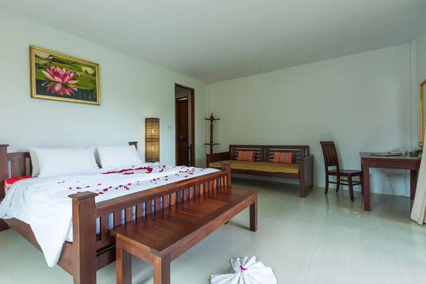 Bed in Nakakiri Resort & Spa