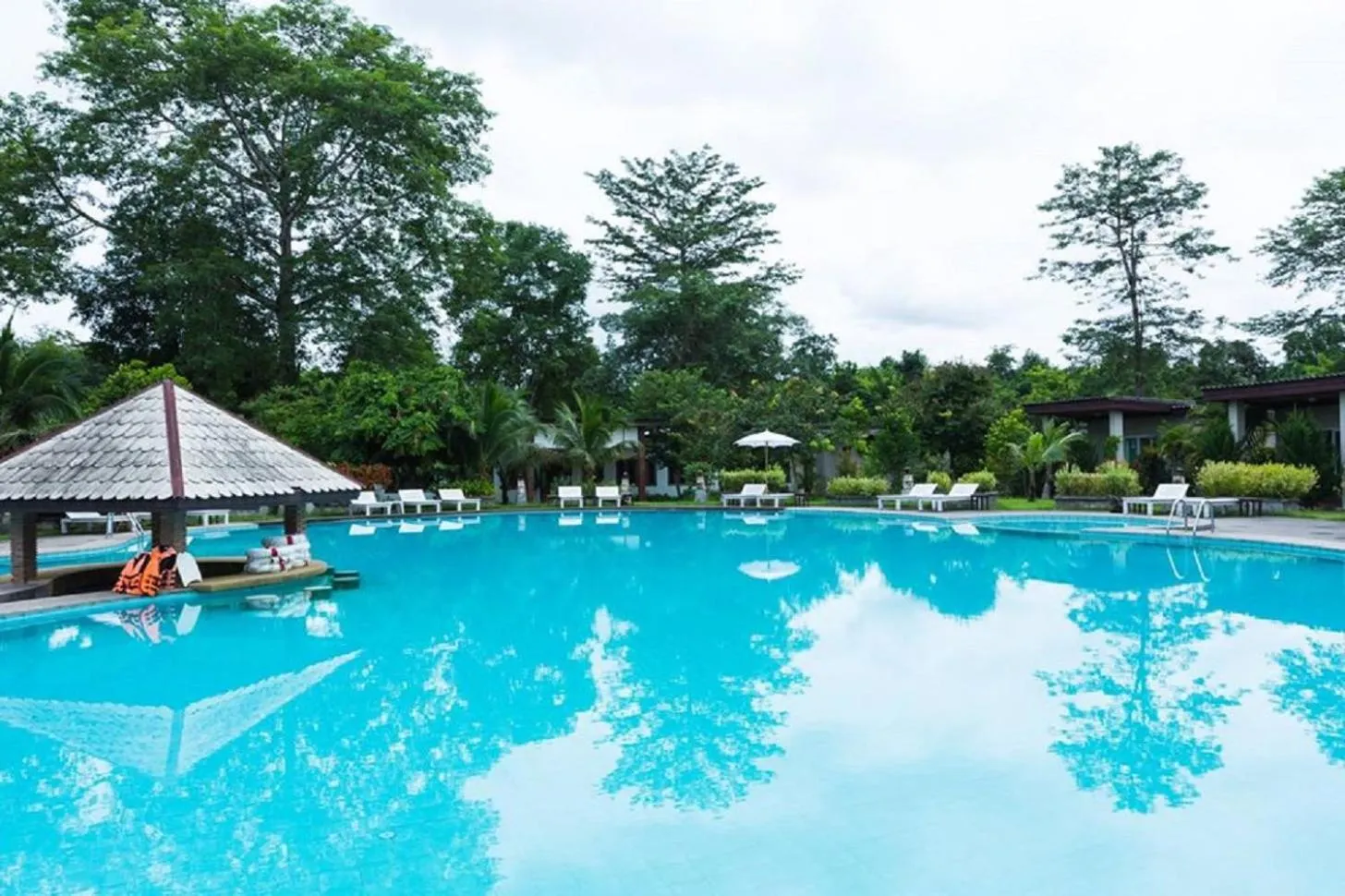 Swimming pool in Nakakiri Resort & Spa