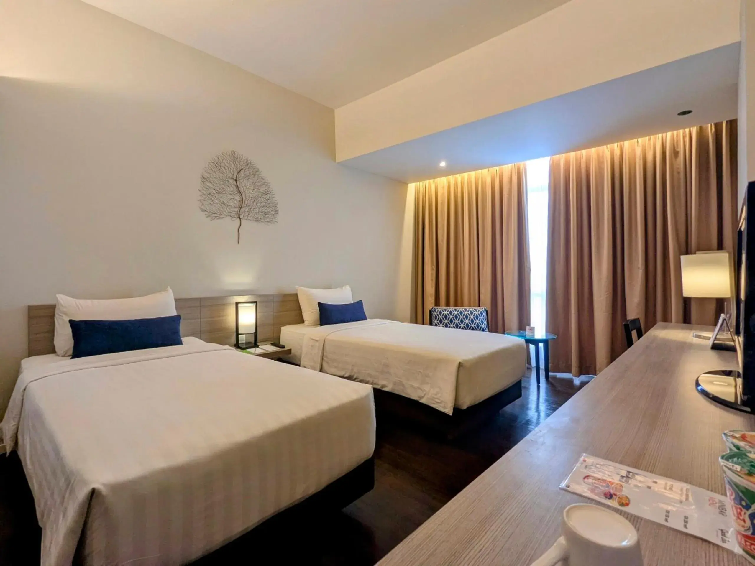 Superior Twin Room in Grand Zuri Cikarang Jababeka Superior Twin Room in Grand Zuri Cikarang Jababeka