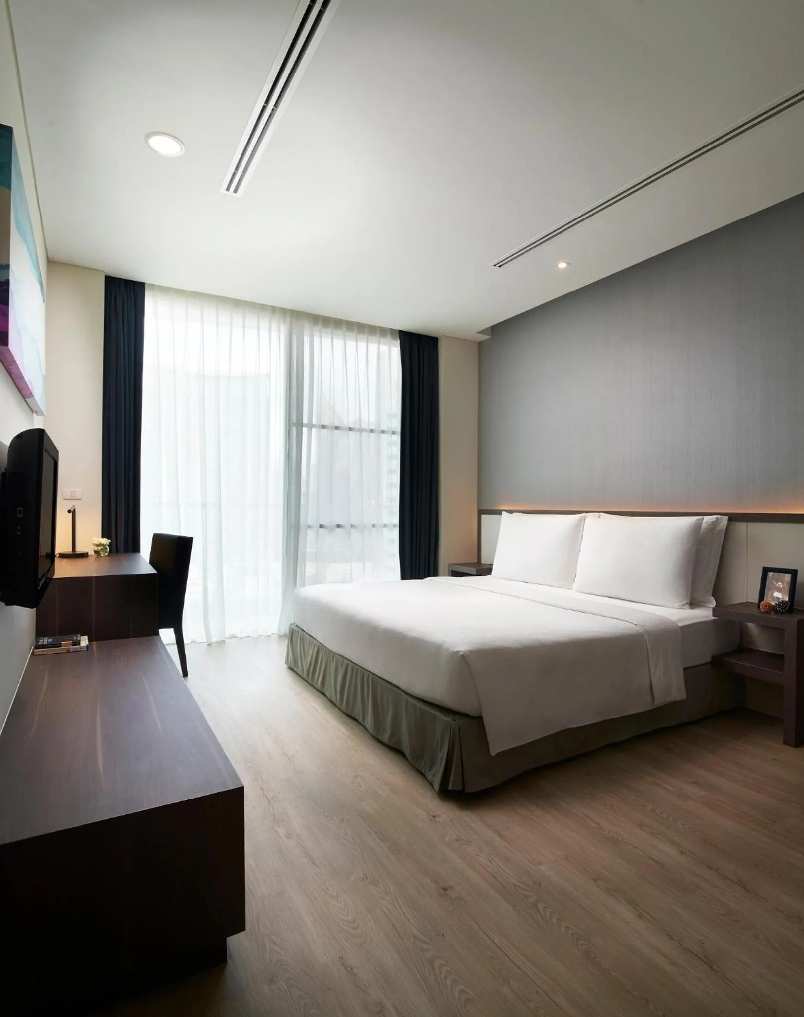 Photo of the whole room, Bed in Shama Sukhumvit Bangkok