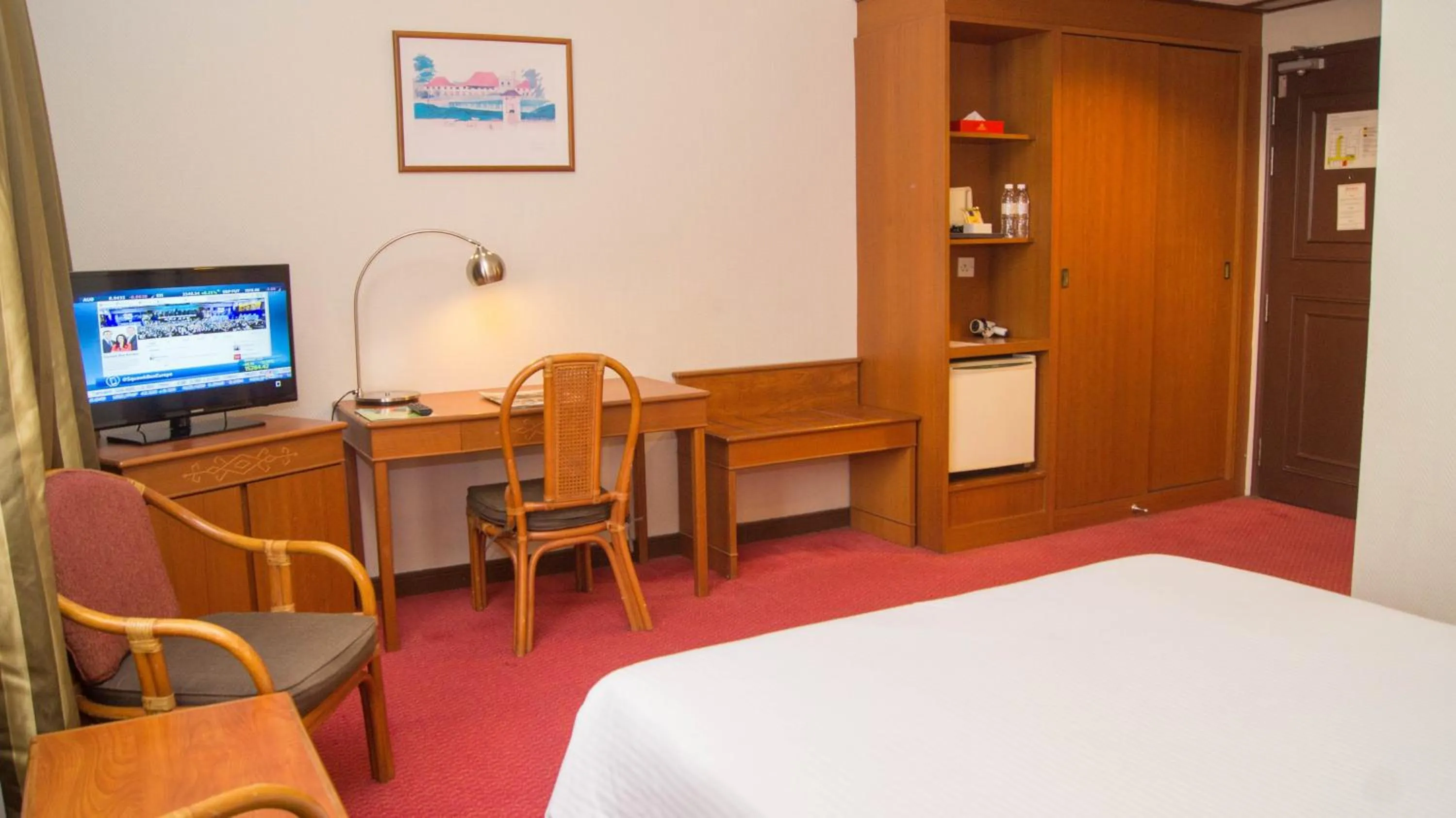 Bedroom, Bed in Hotel Grand Continental Kuching