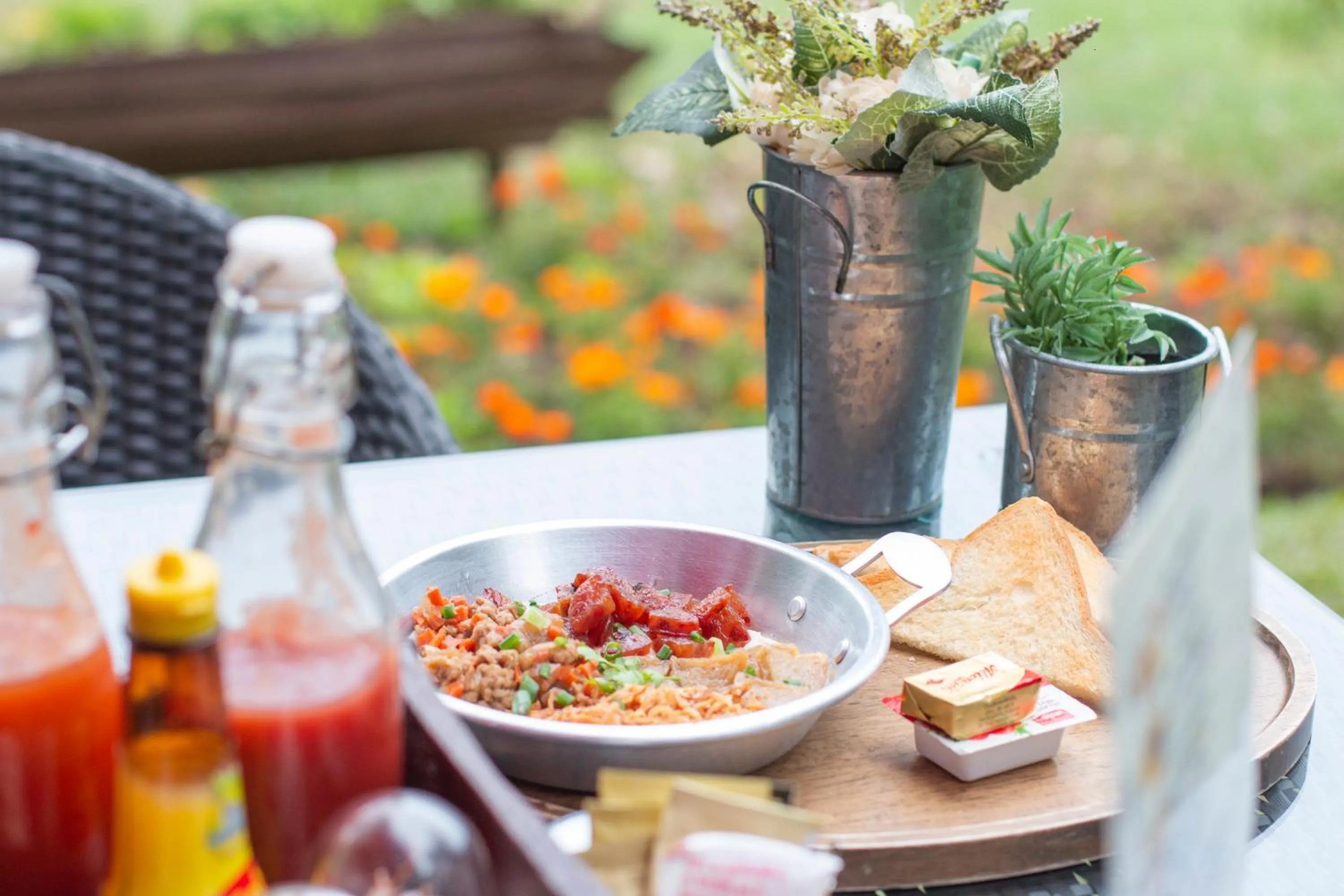 Food and drinks in Villa San Pee Seua