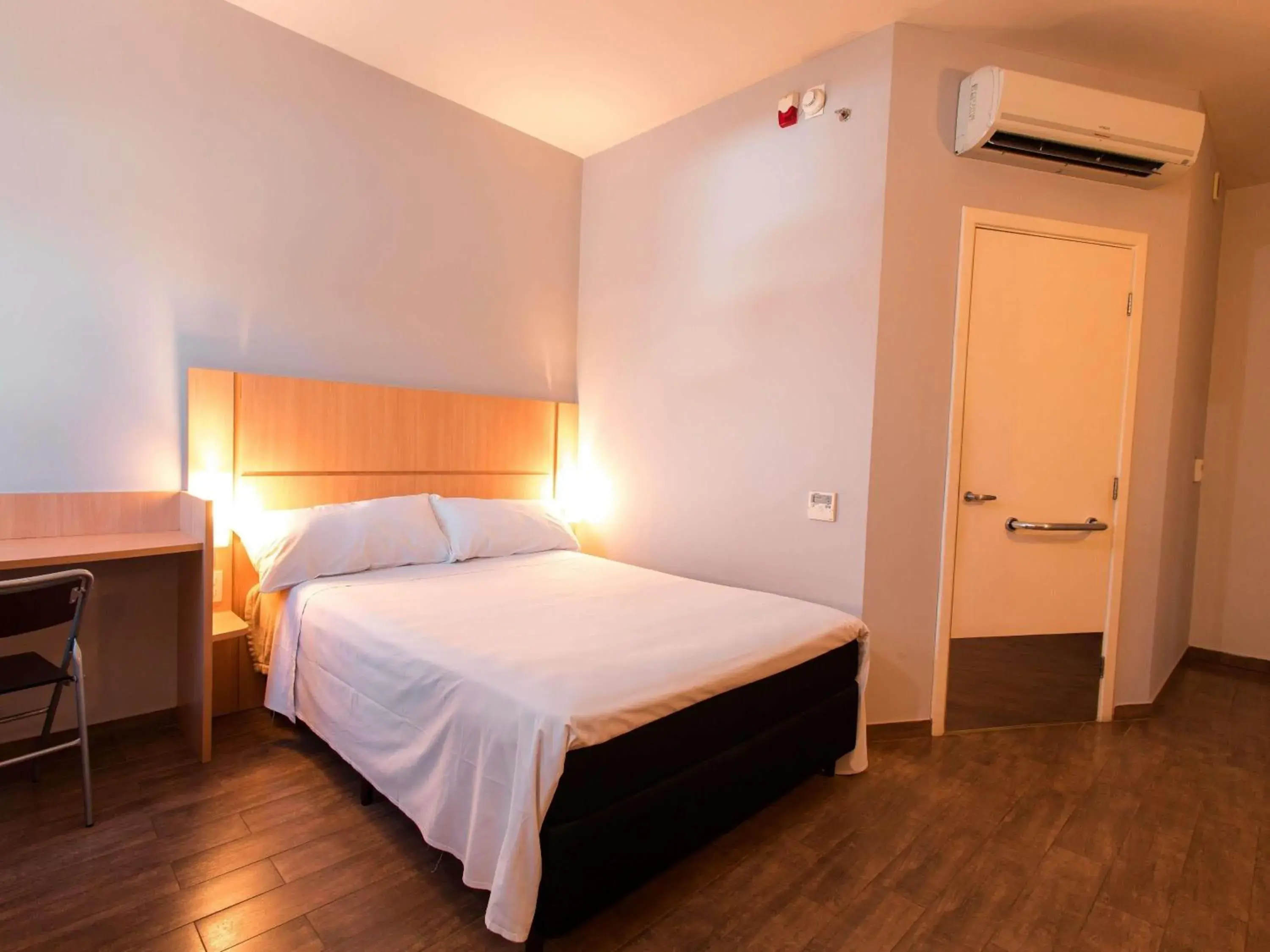 Bedroom, Bed in ibis Presidente Prudente Manoel Goulart Bedroom, Bed in ibis Presidente Prudente Manoel Goulart