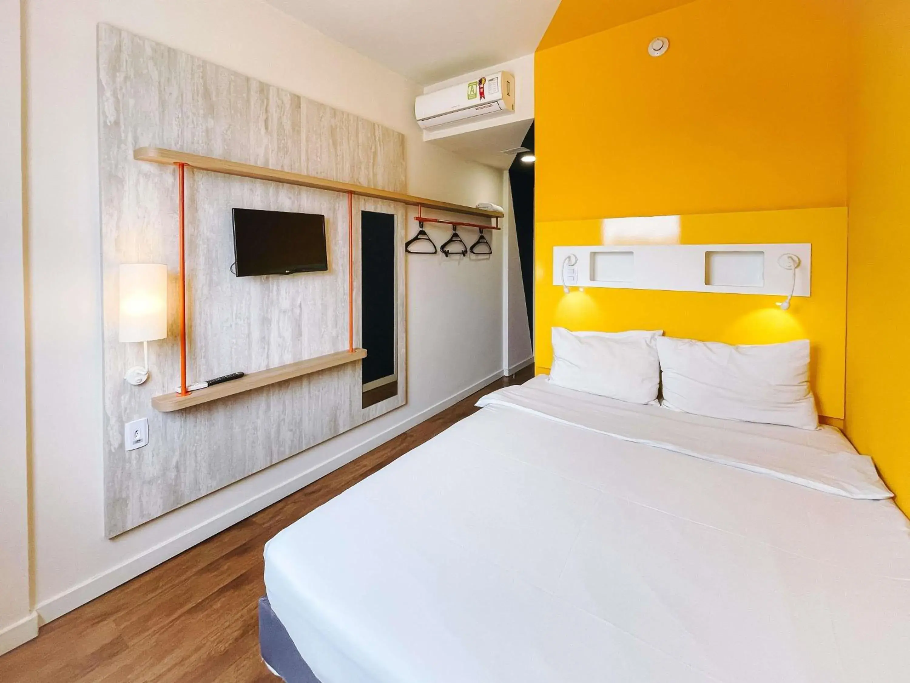 Bedroom, Bed in ibis budget Barbacena Bedroom, Bed in ibis budget Barbacena