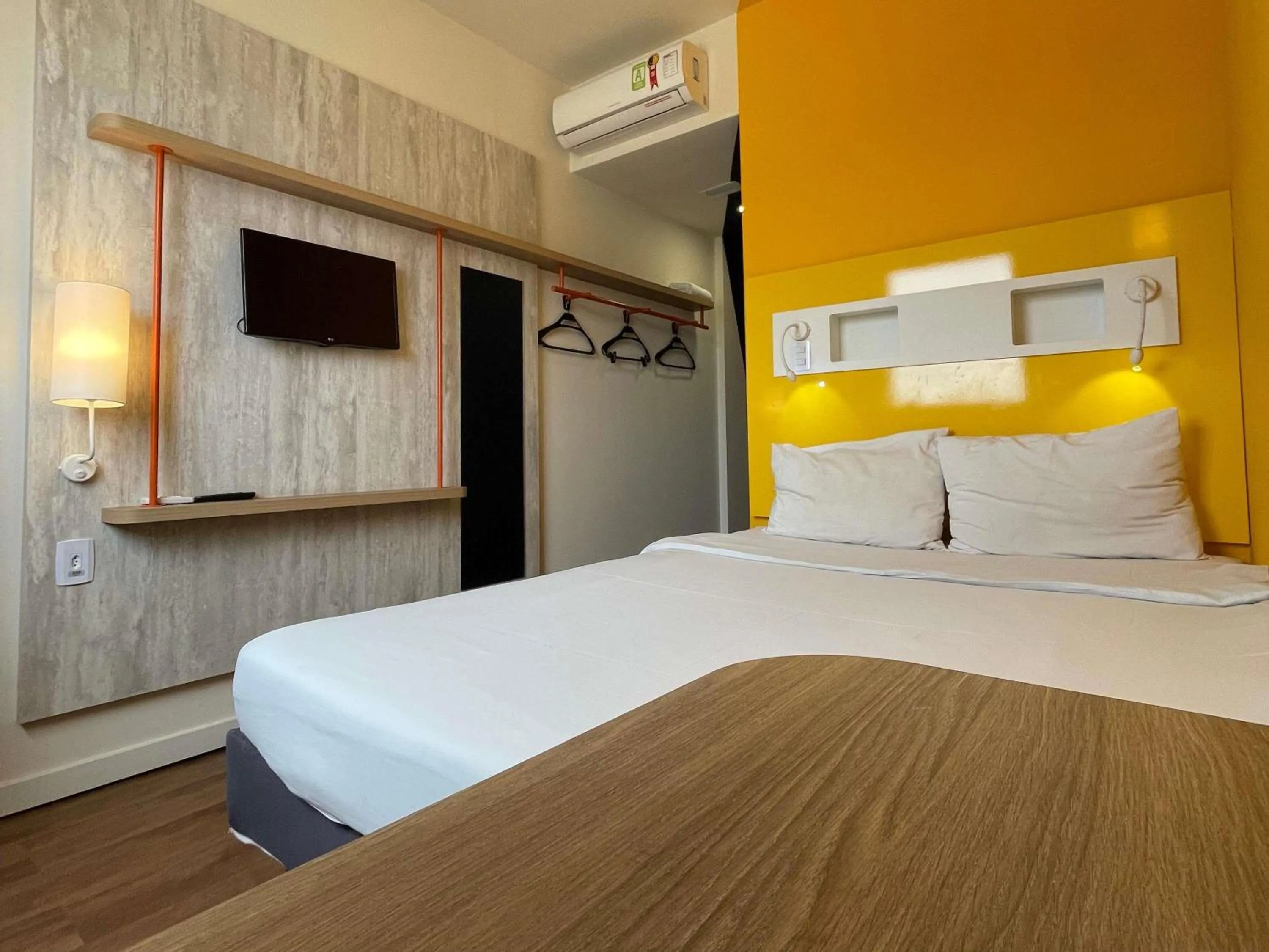 Bedroom, Bed in ibis budget Barbacena