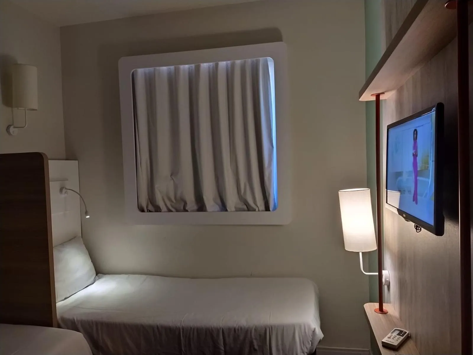 Bed in ibis budget Manhuaçu