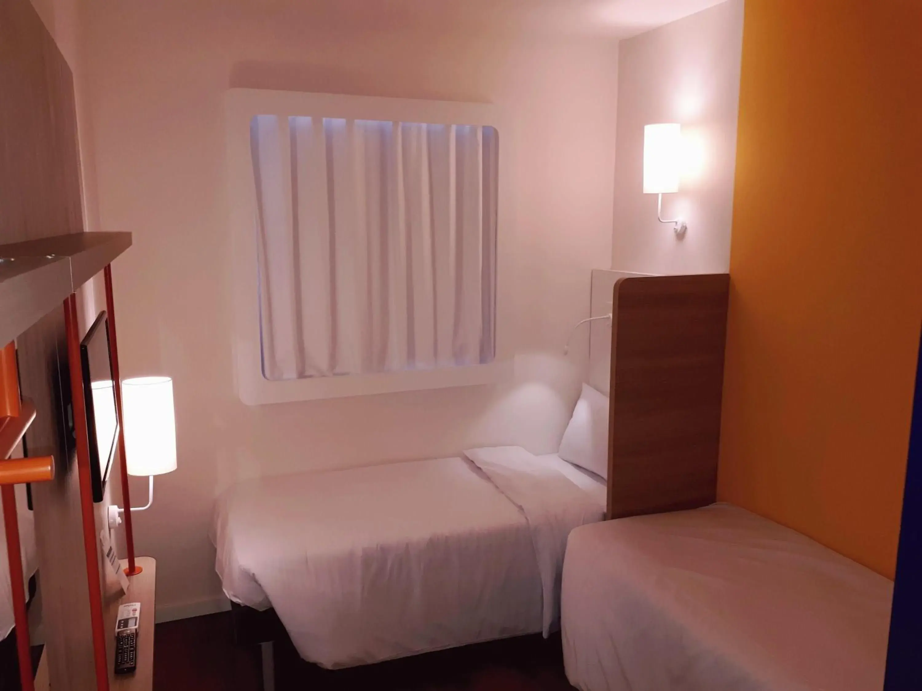 Bedroom, Bed in ibis budget Manhuaçu Bedroom, Bed in ibis budget Manhuaçu