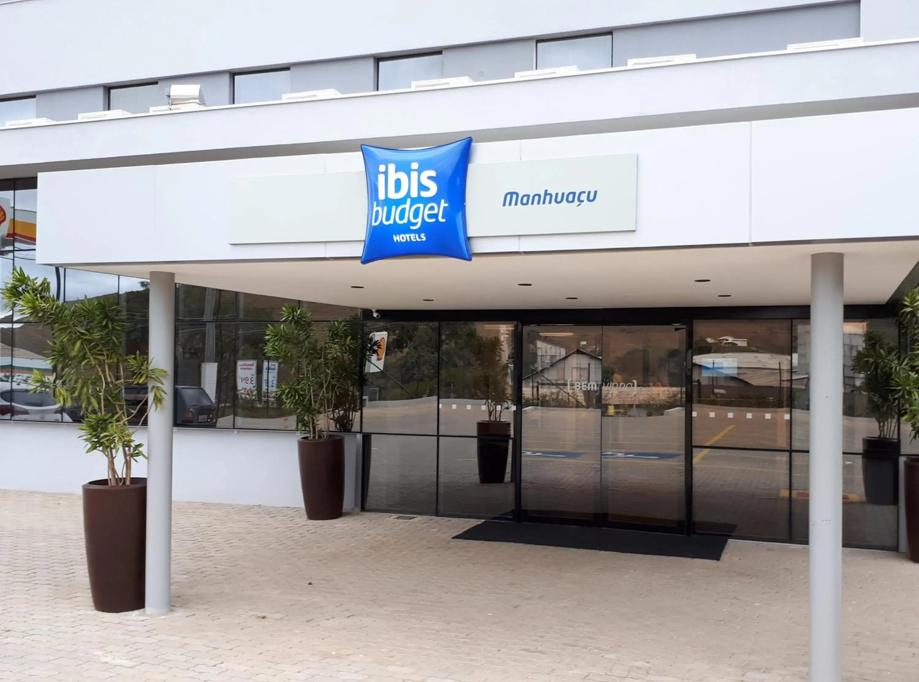 Facade/entrance in ibis budget Manhuaçu Facade/entrance in ibis budget Manhuaçu
